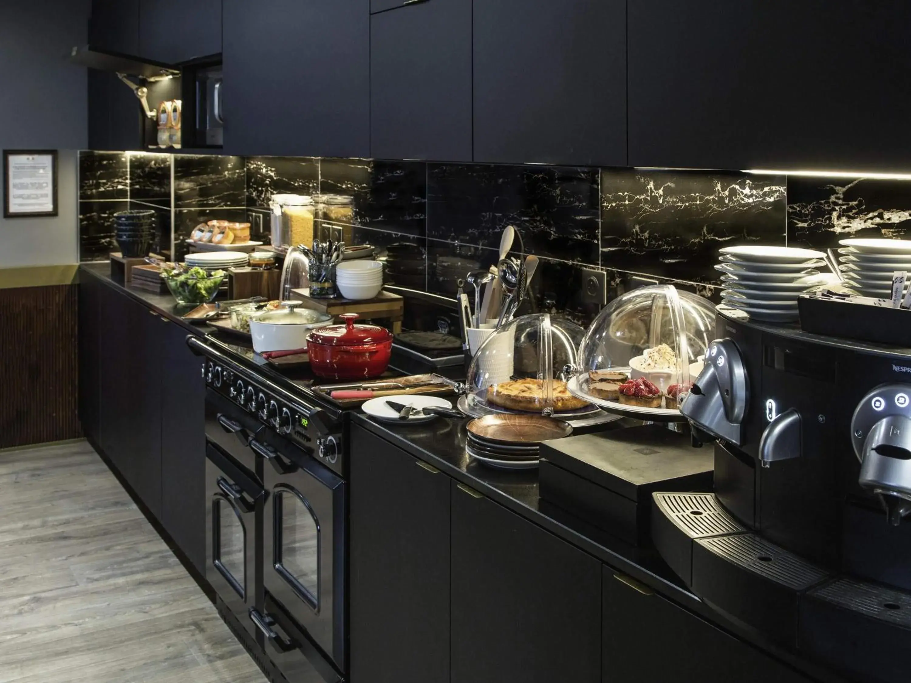 Lounge or bar in Mercure Nancy Centre Place Stanislas Lounge or bar in Mercure Nancy Centre Place Stanislas