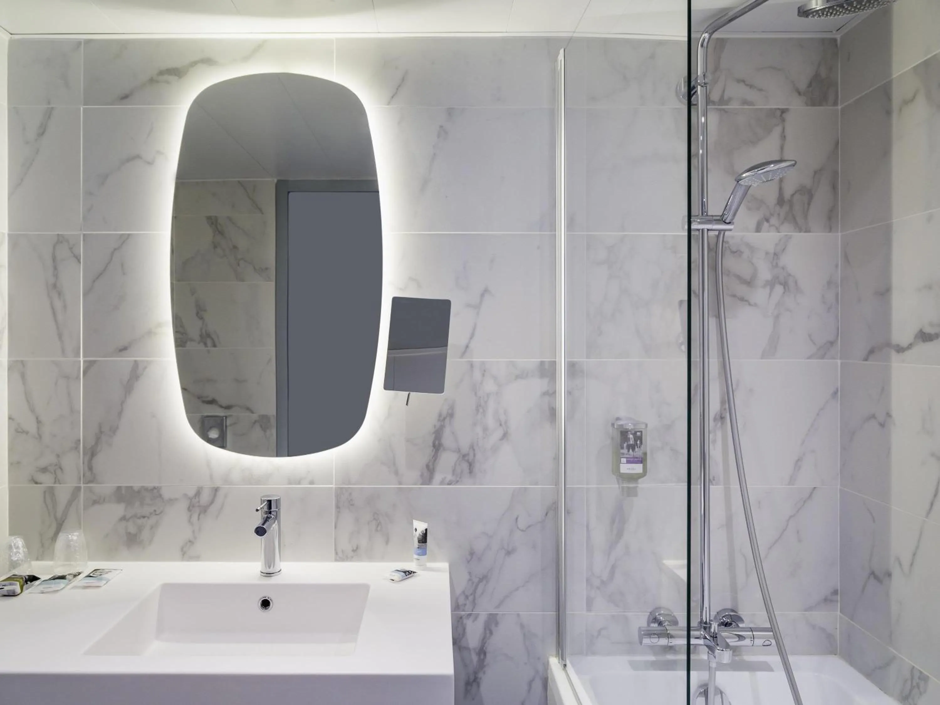 Bedroom in Mercure Nancy Centre Place Stanislas