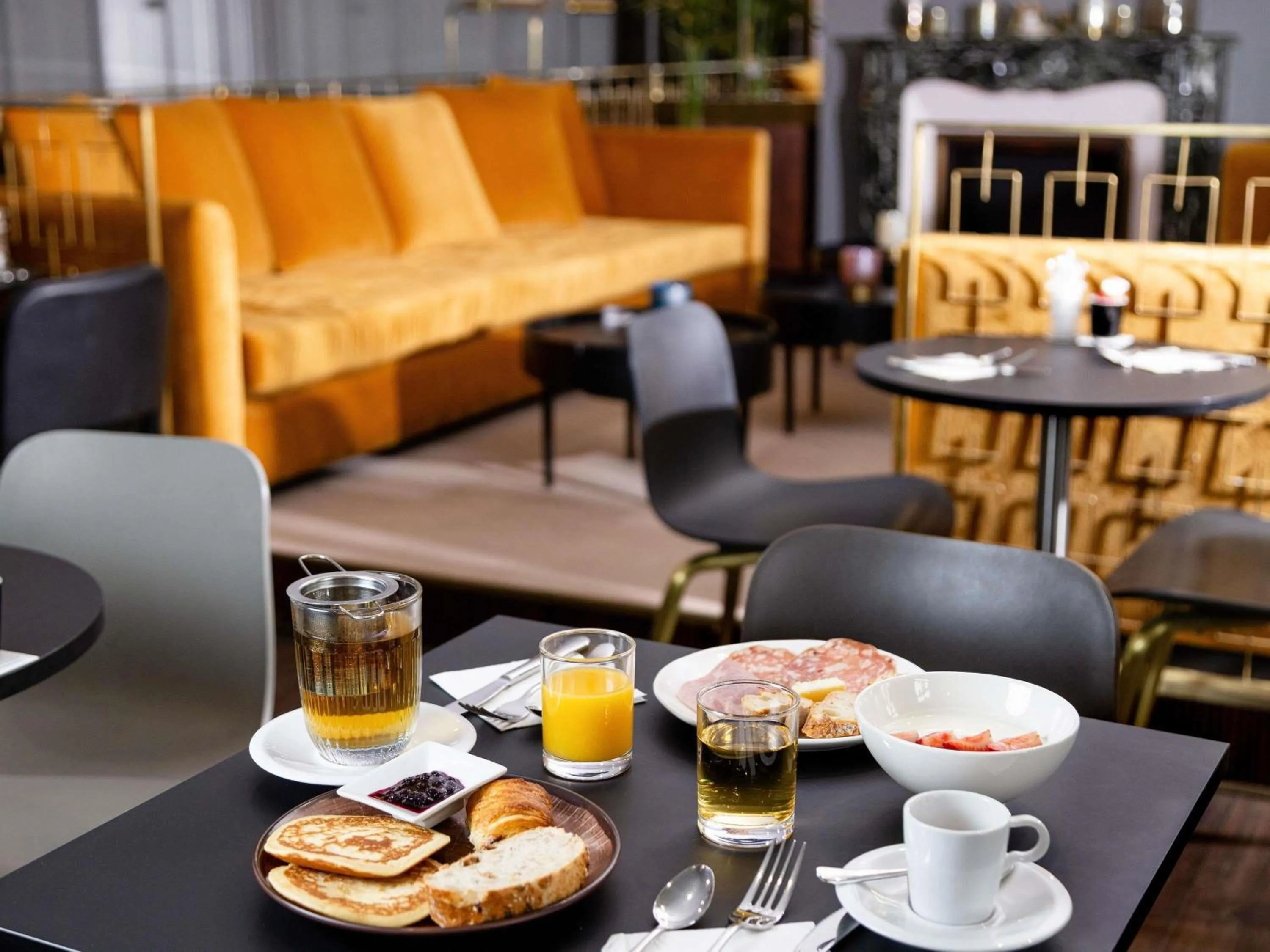 Breakfast in Mercure Nancy Centre Place Stanislas