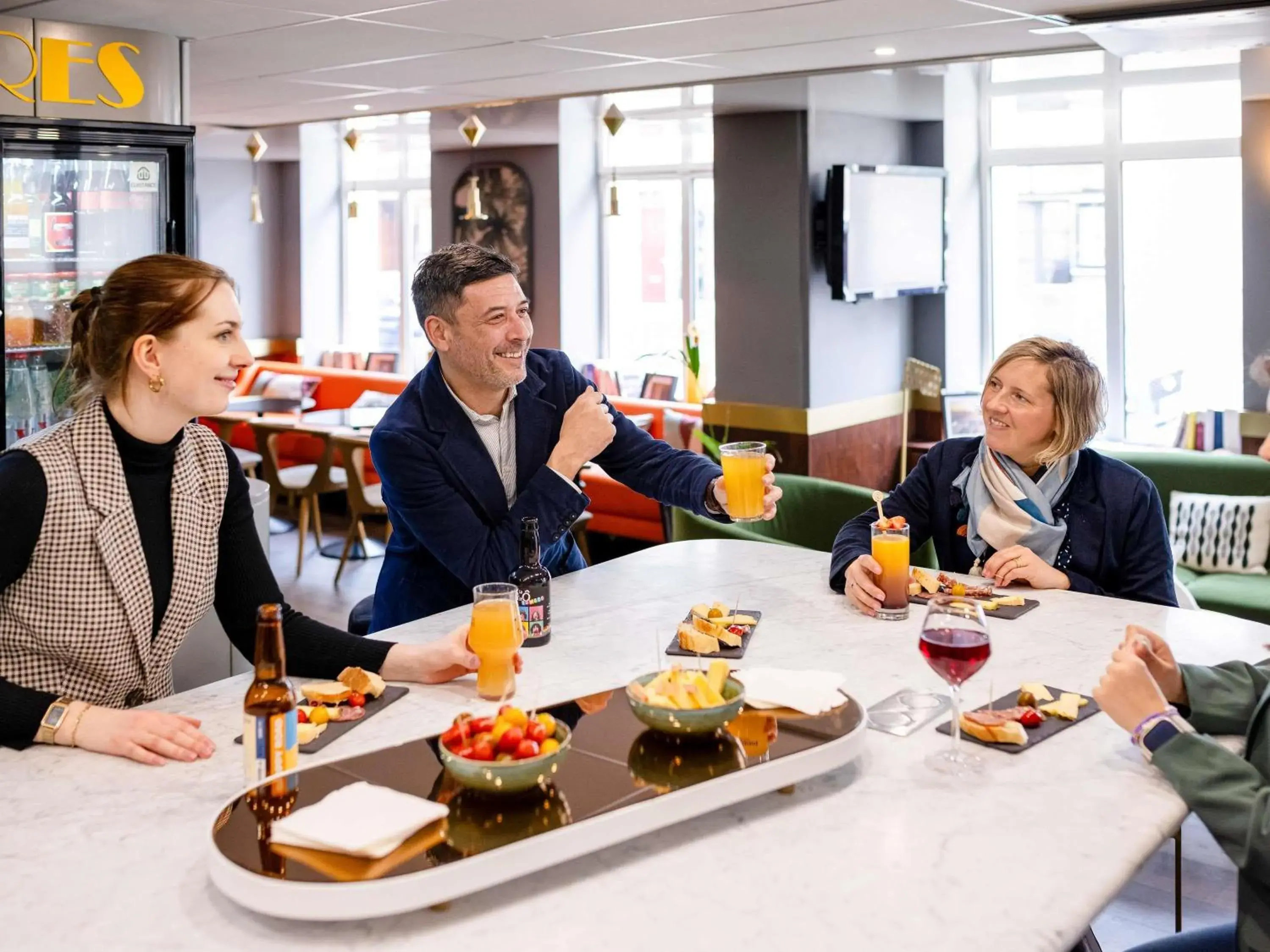 Lounge or bar in Mercure Nancy Centre Place Stanislas Lounge or bar in Mercure Nancy Centre Place Stanislas