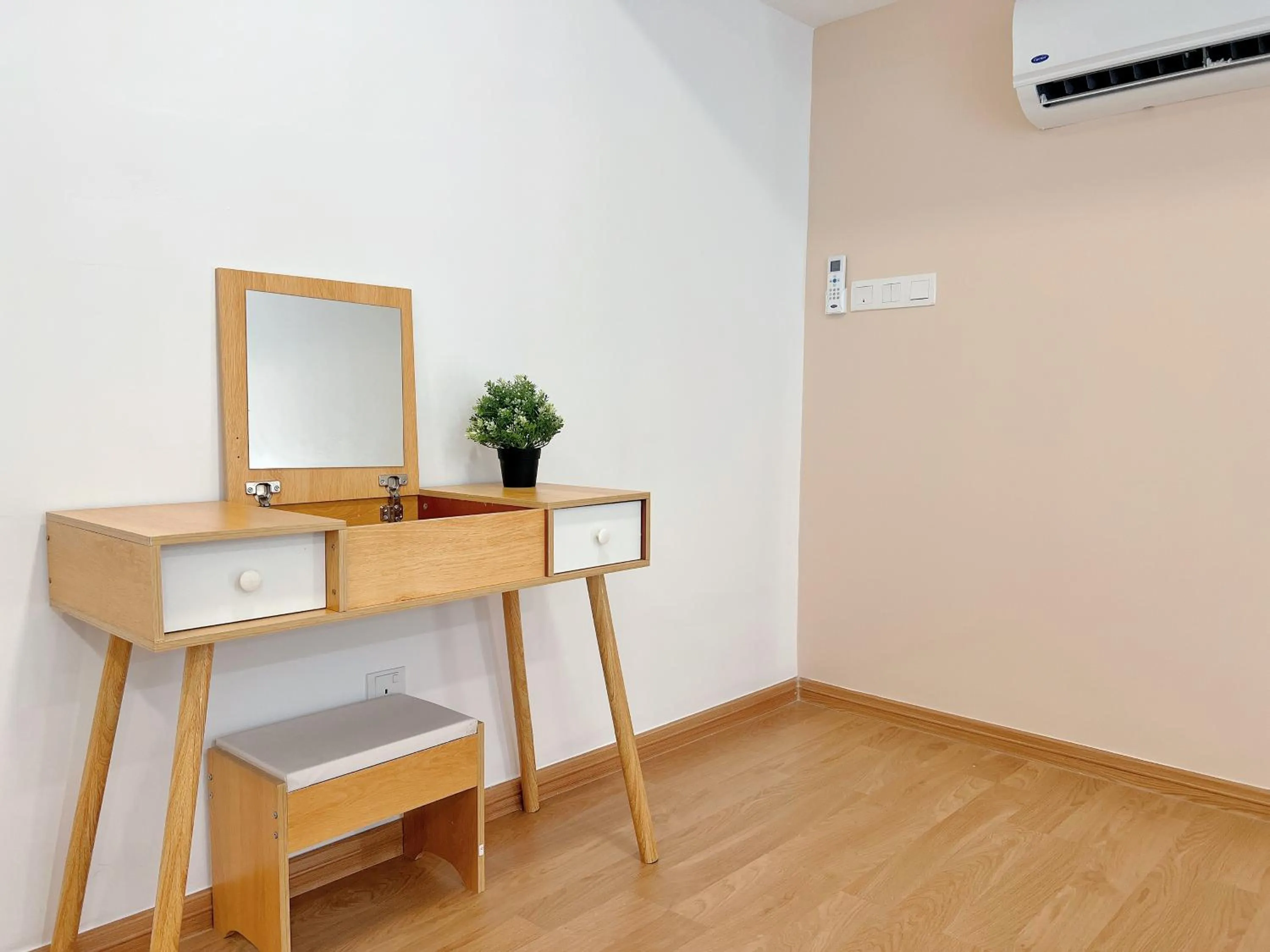 hair dresser in EkoCheras Suite by MOKA