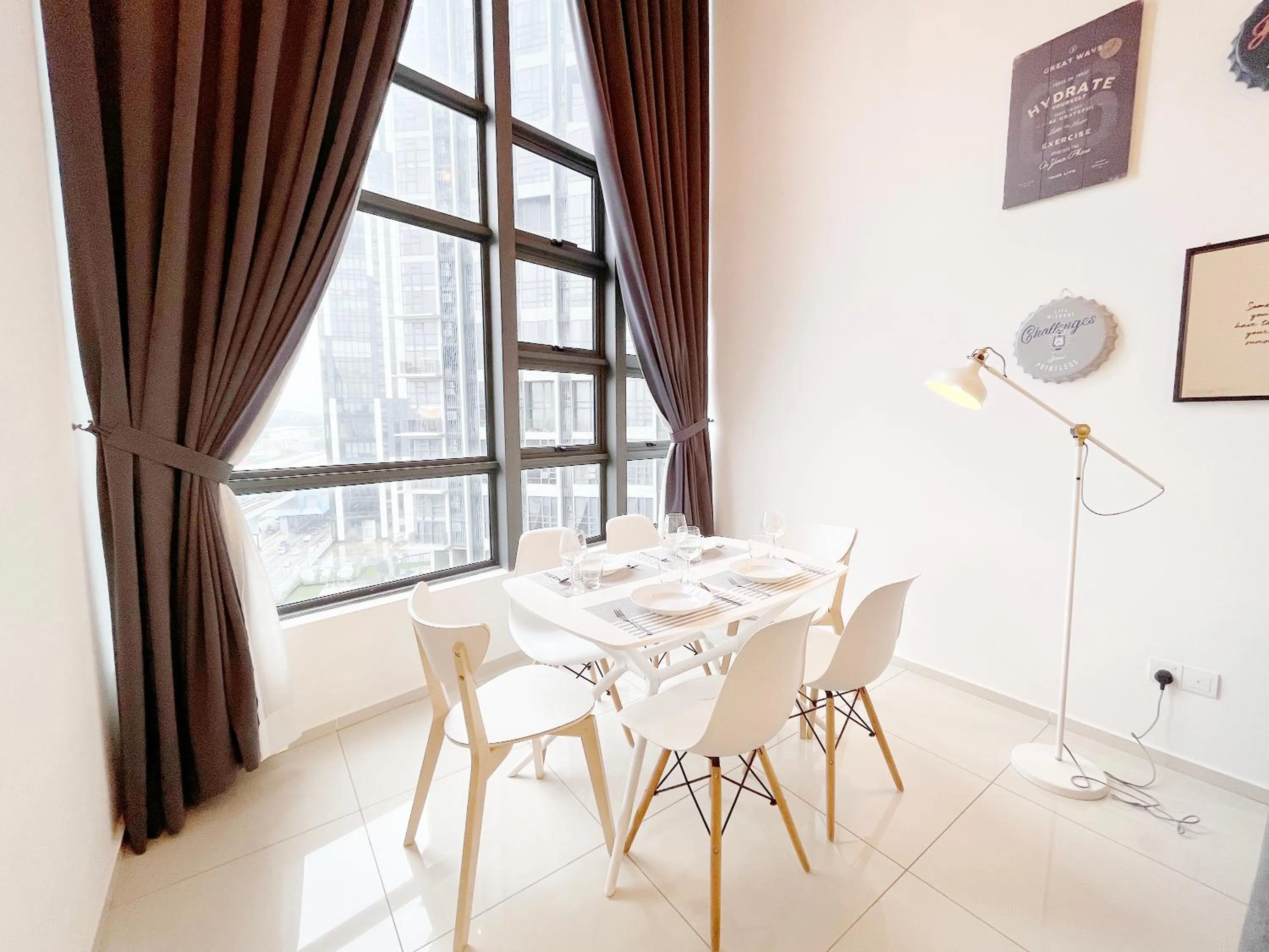 Dining area in EkoCheras Suite by MOKA