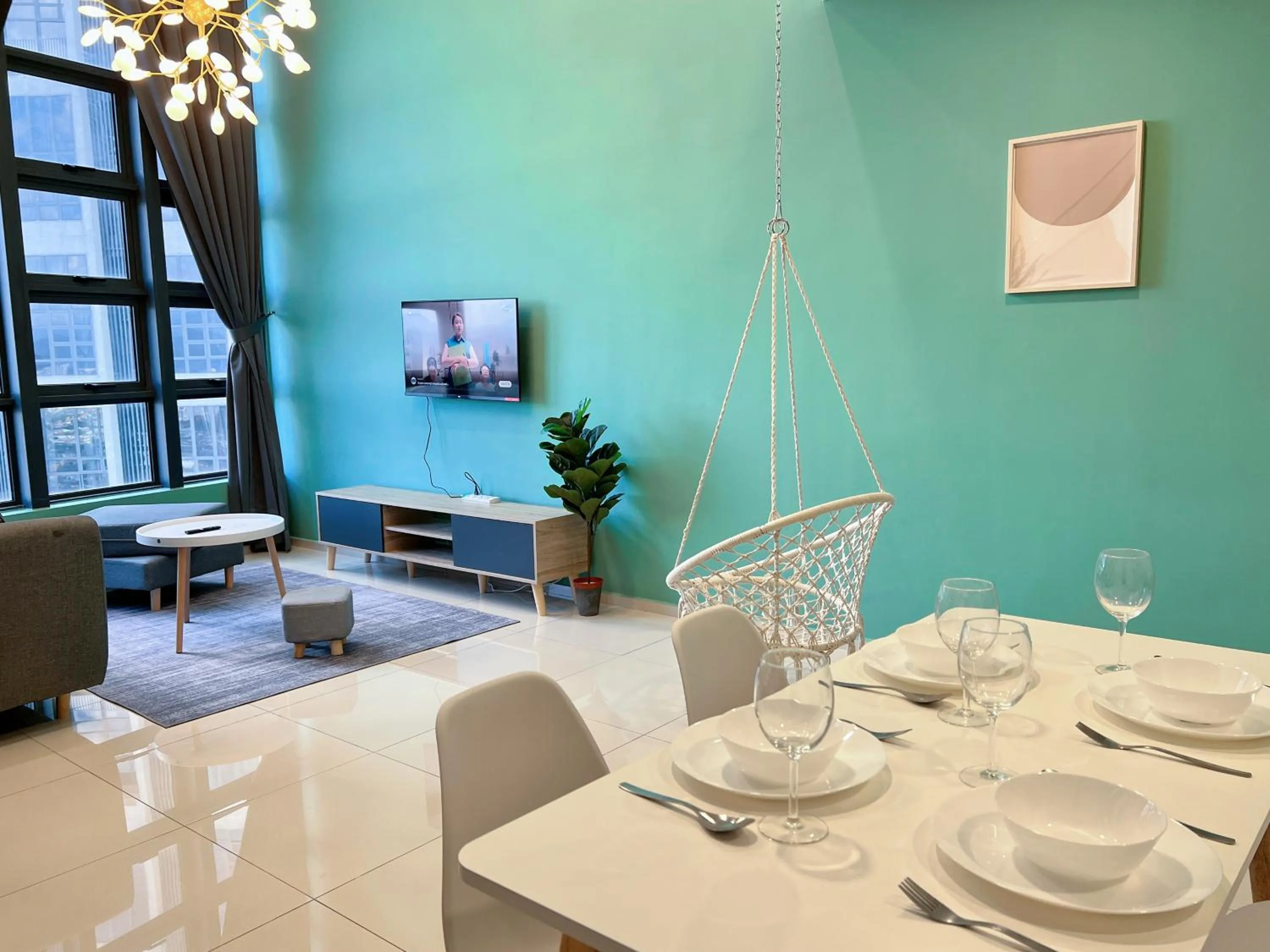 TV and multimedia in EkoCheras Suite by MOKA