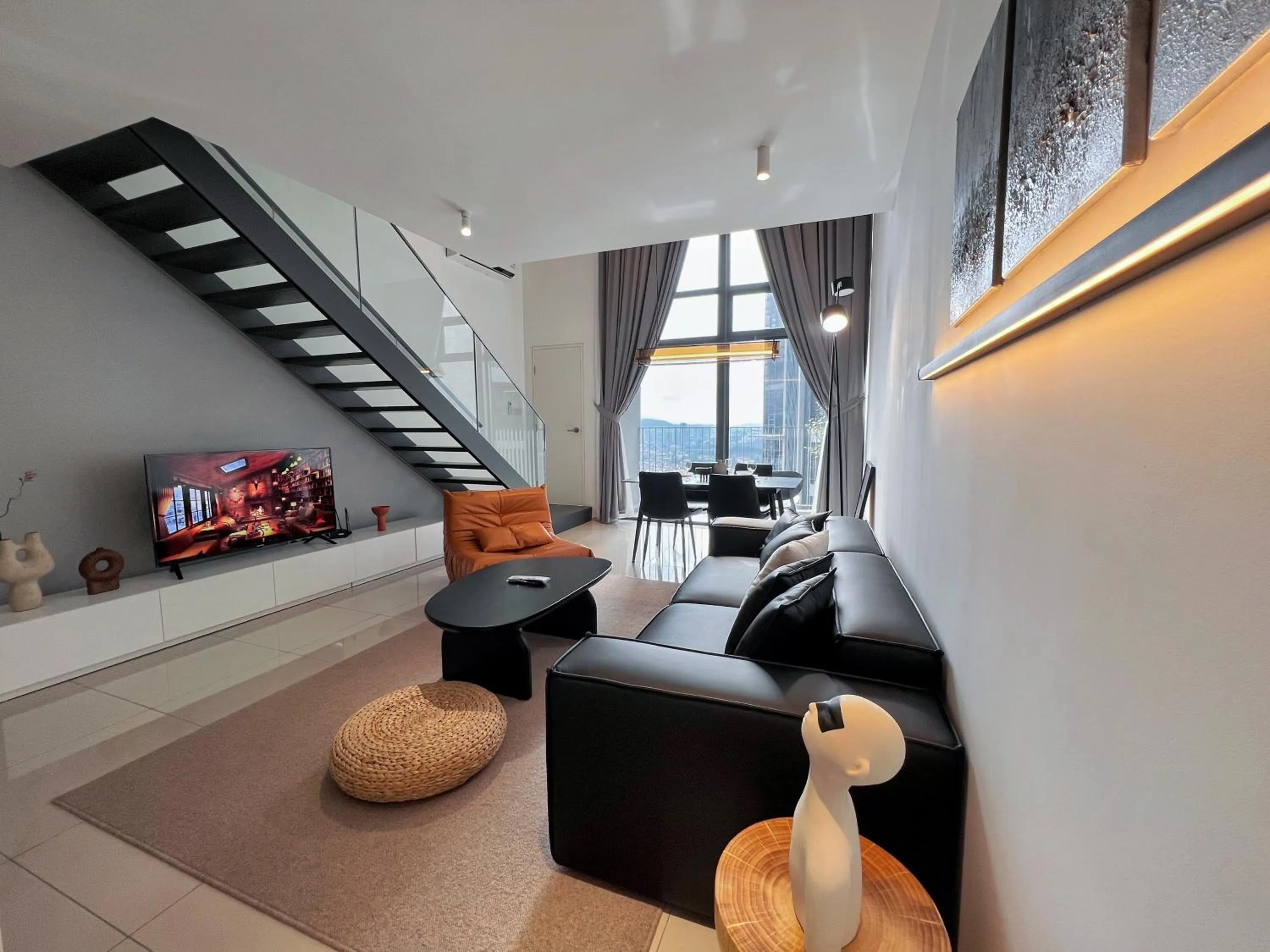 TV and multimedia in EkoCheras Suite by MOKA