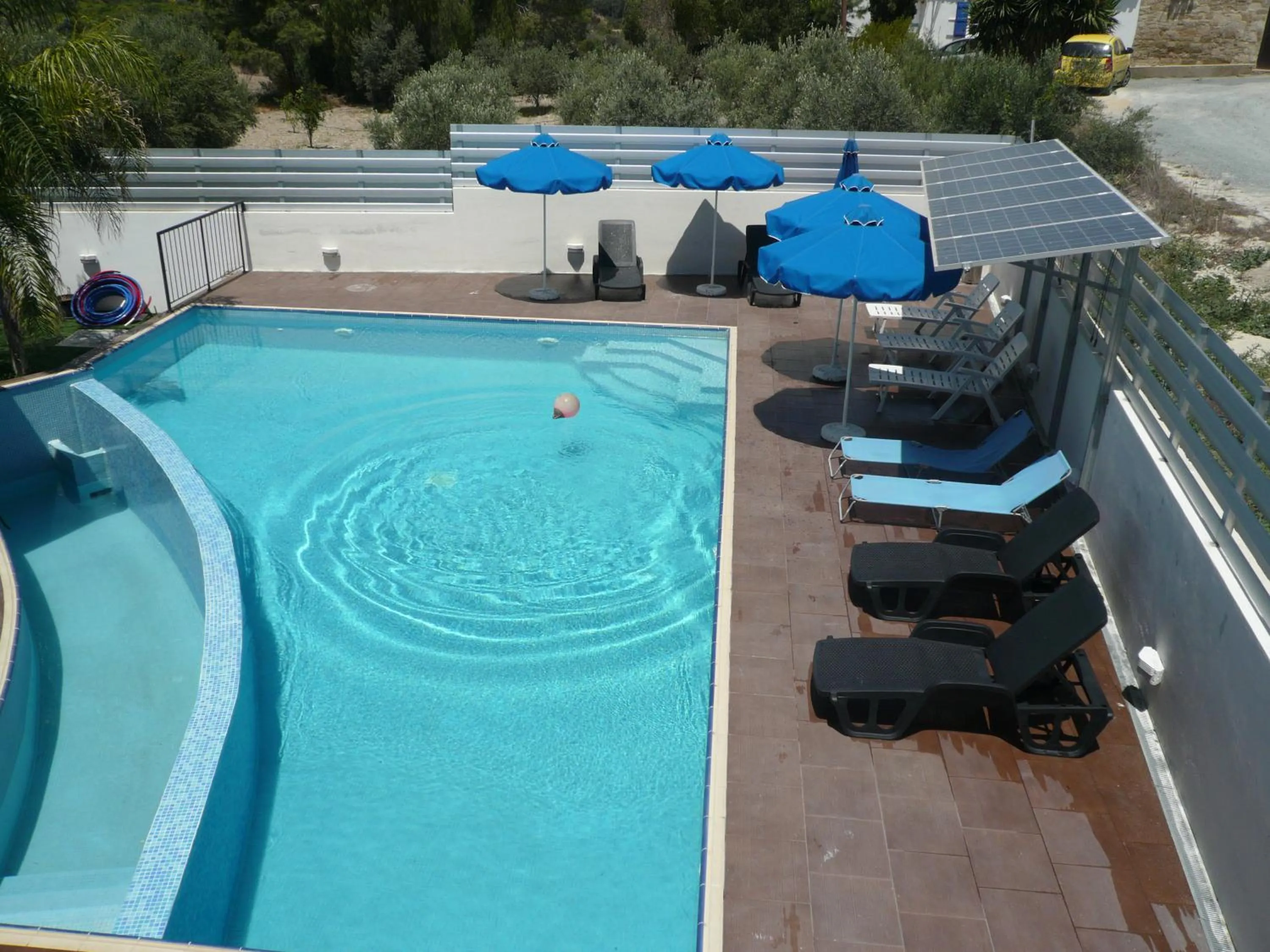 Swimming pool in Esperando