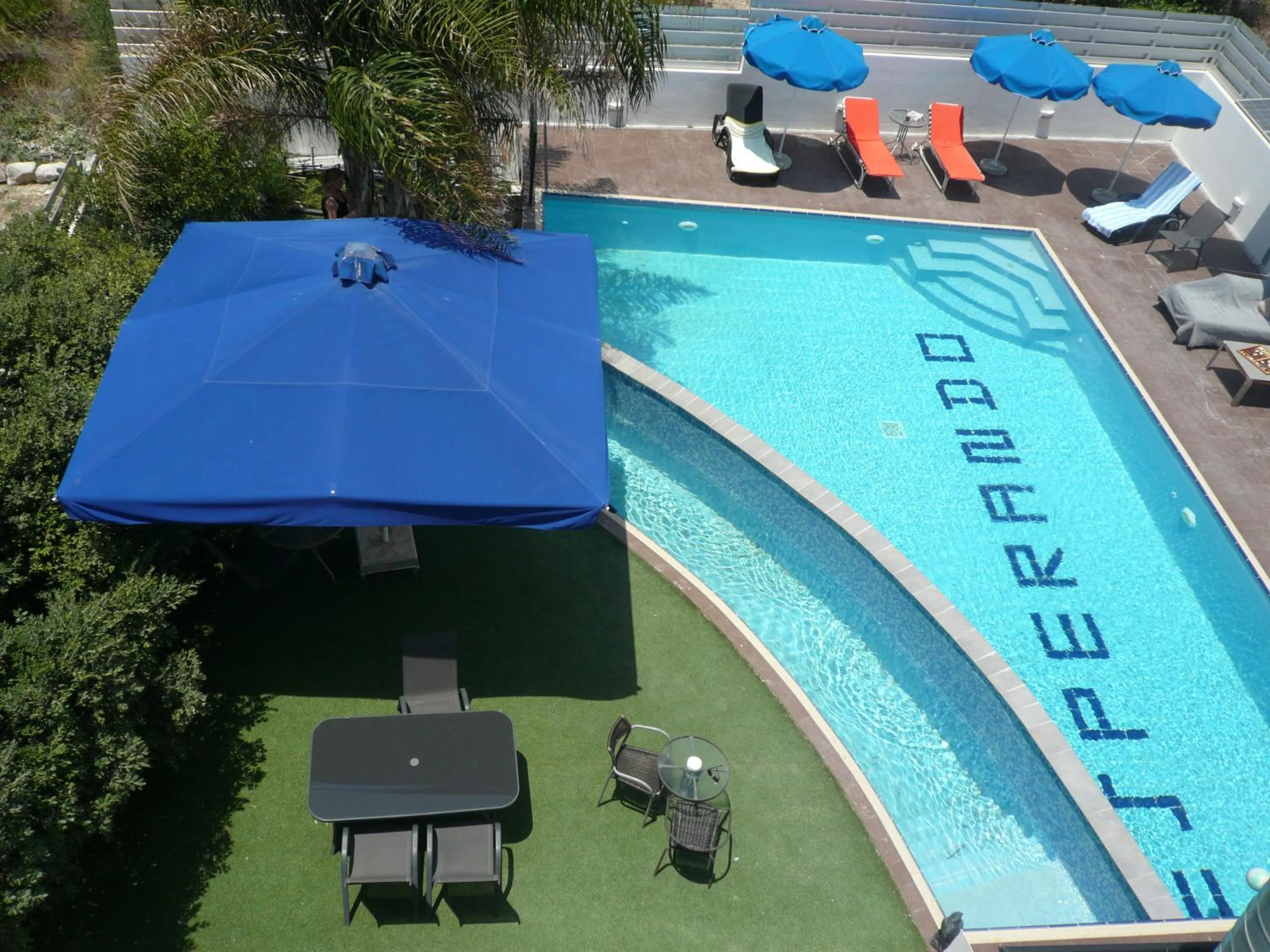 Swimming pool in Esperando