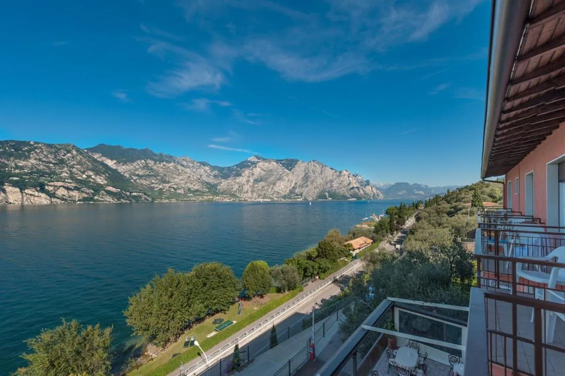 Day in Hotel Villa Carmen