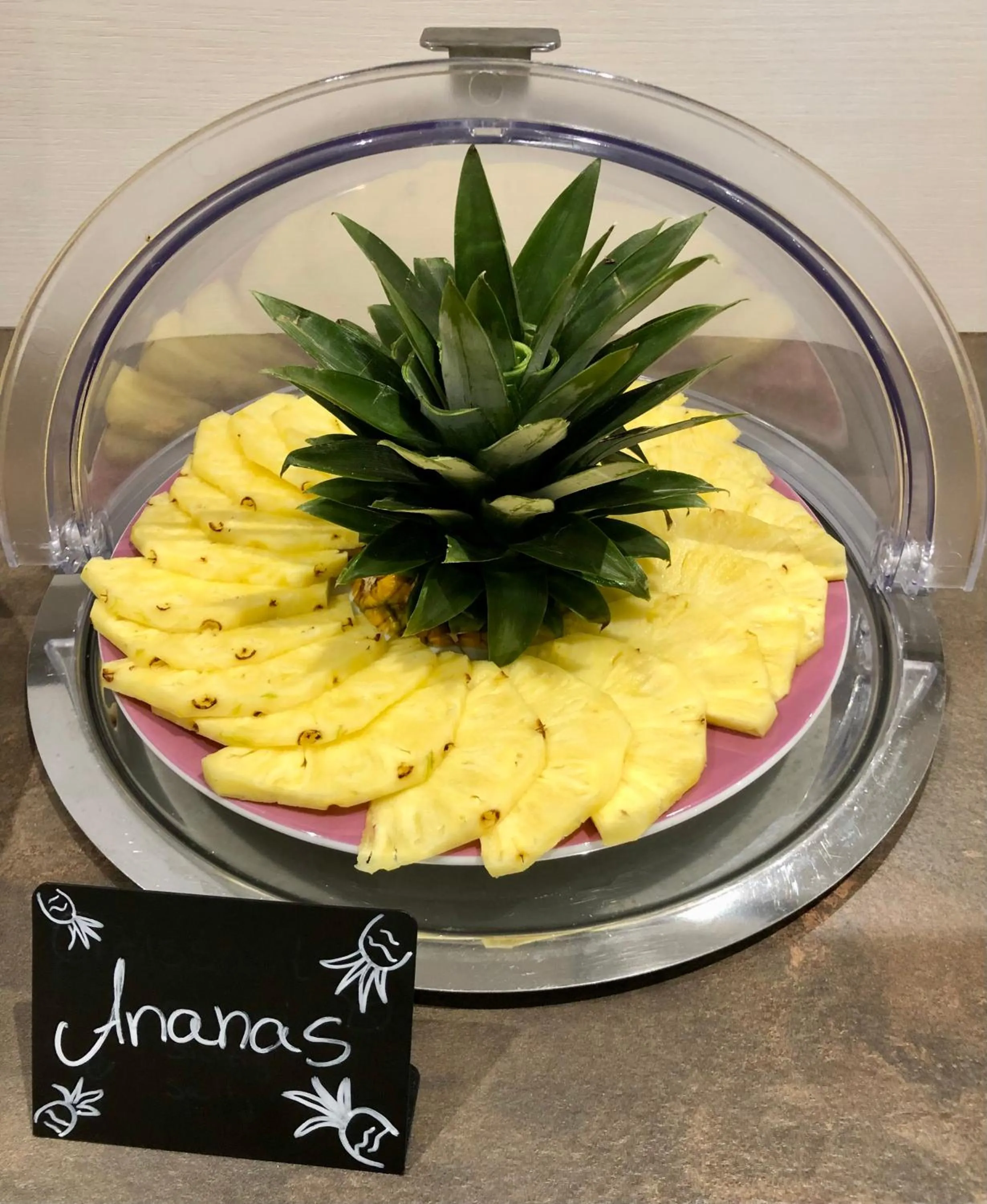 Breakfast in Hotel Villa Carmen