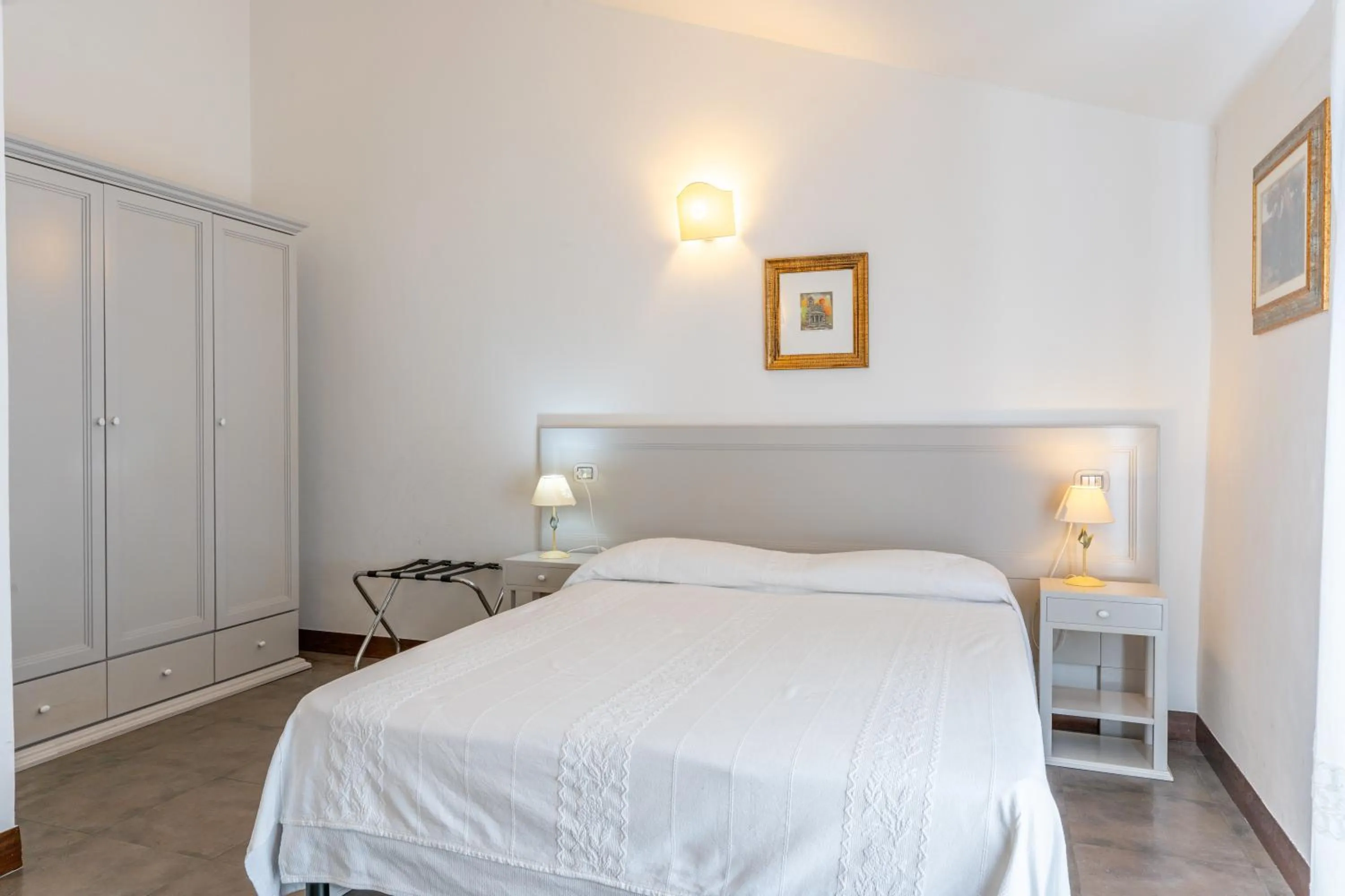 Bed in Albergo Residenziale La Corte