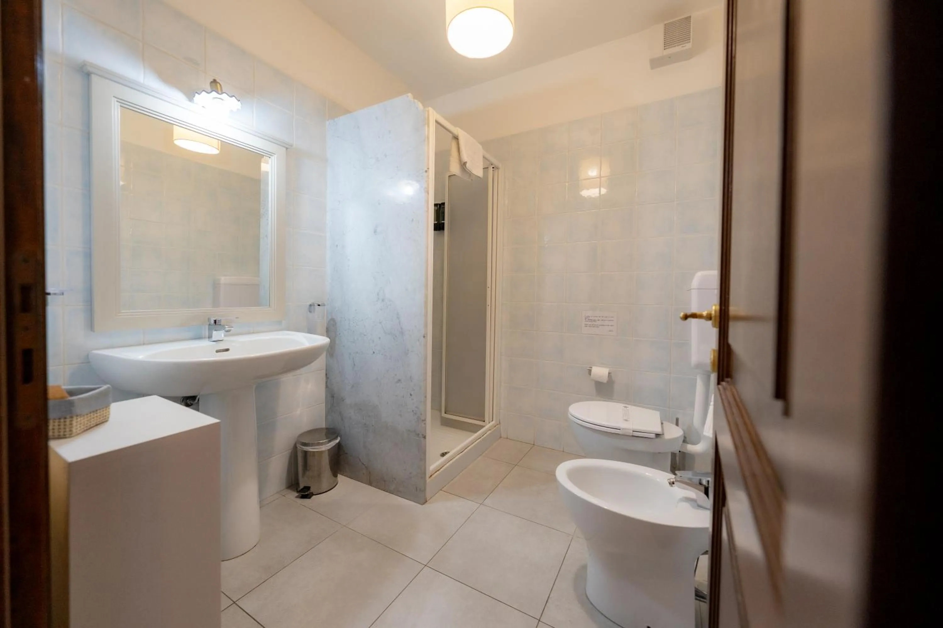 Shower in Albergo Residenziale La Corte