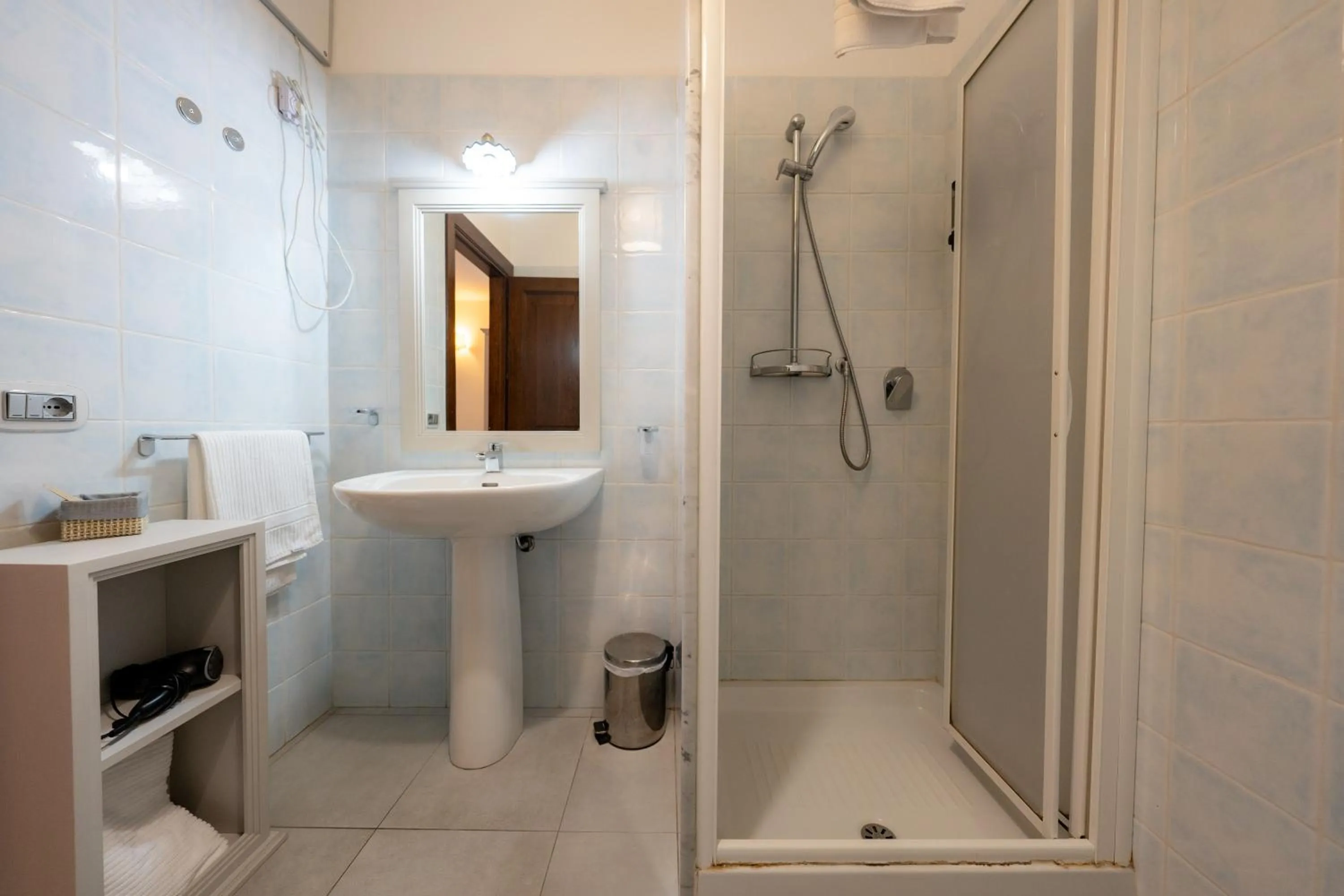 Shower in Albergo Residenziale La Corte