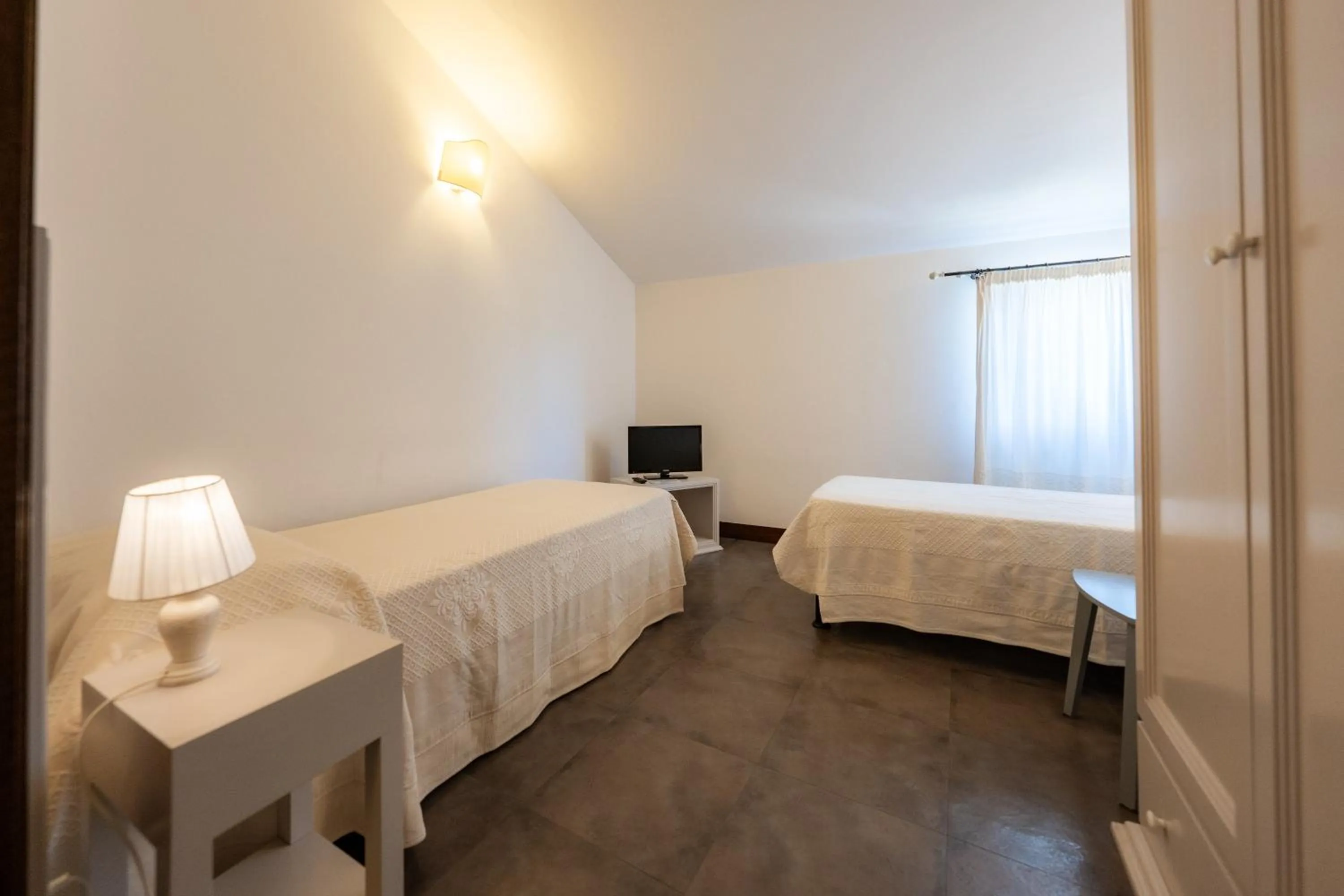 Bed in Albergo Residenziale La Corte