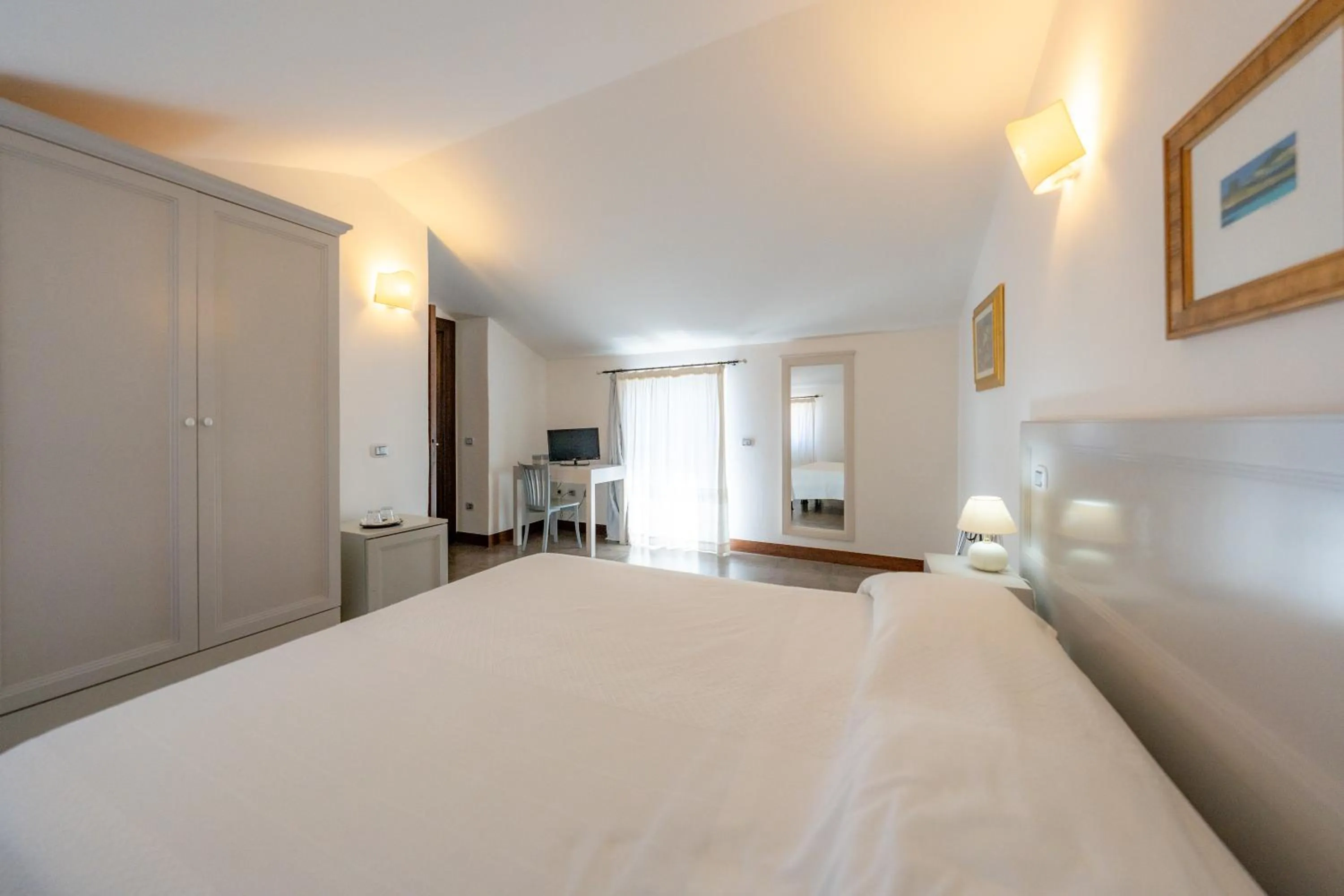 Bed in Albergo Residenziale La Corte