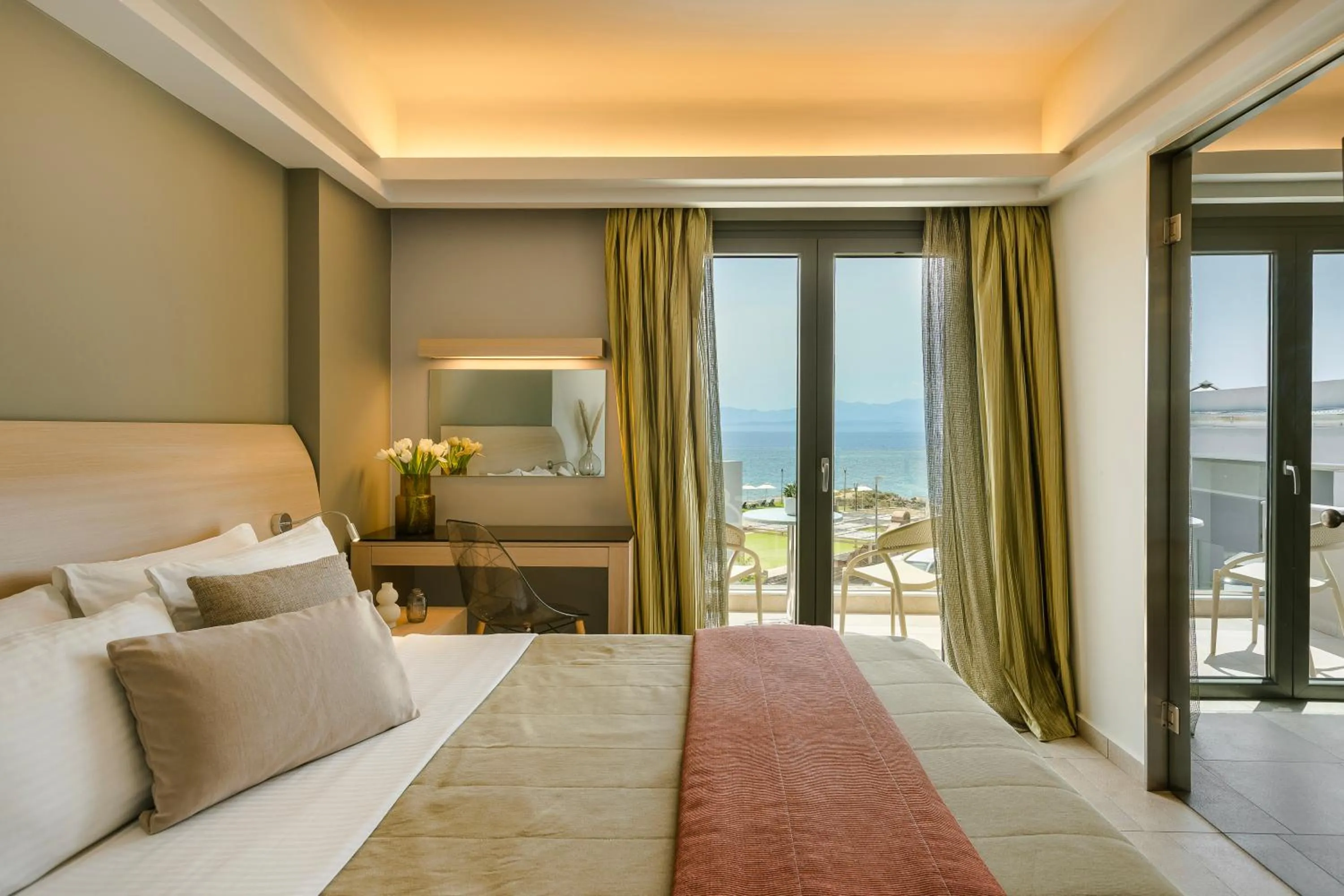 Bed in Alas Resort & Spa