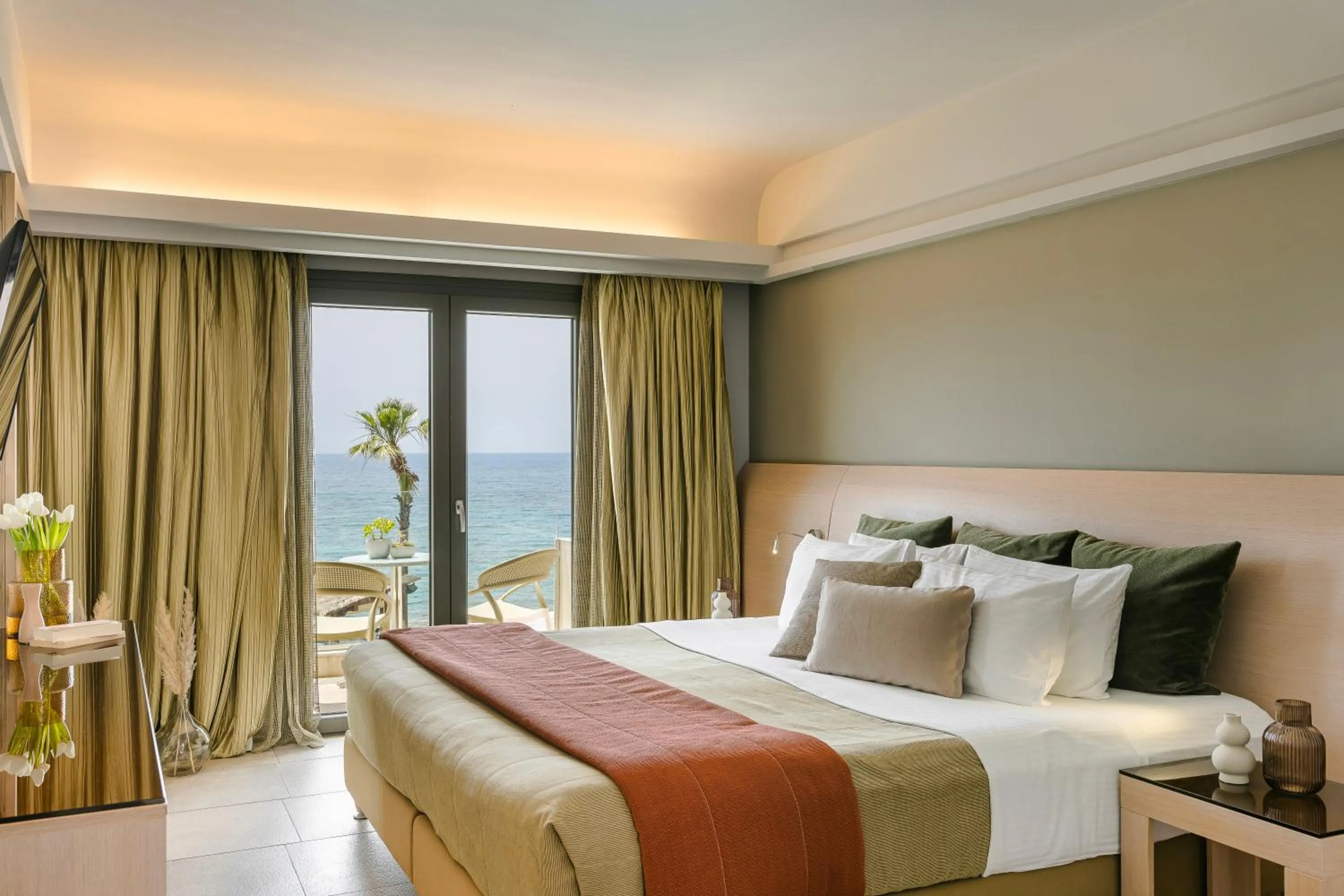 Bed in Alas Resort & Spa