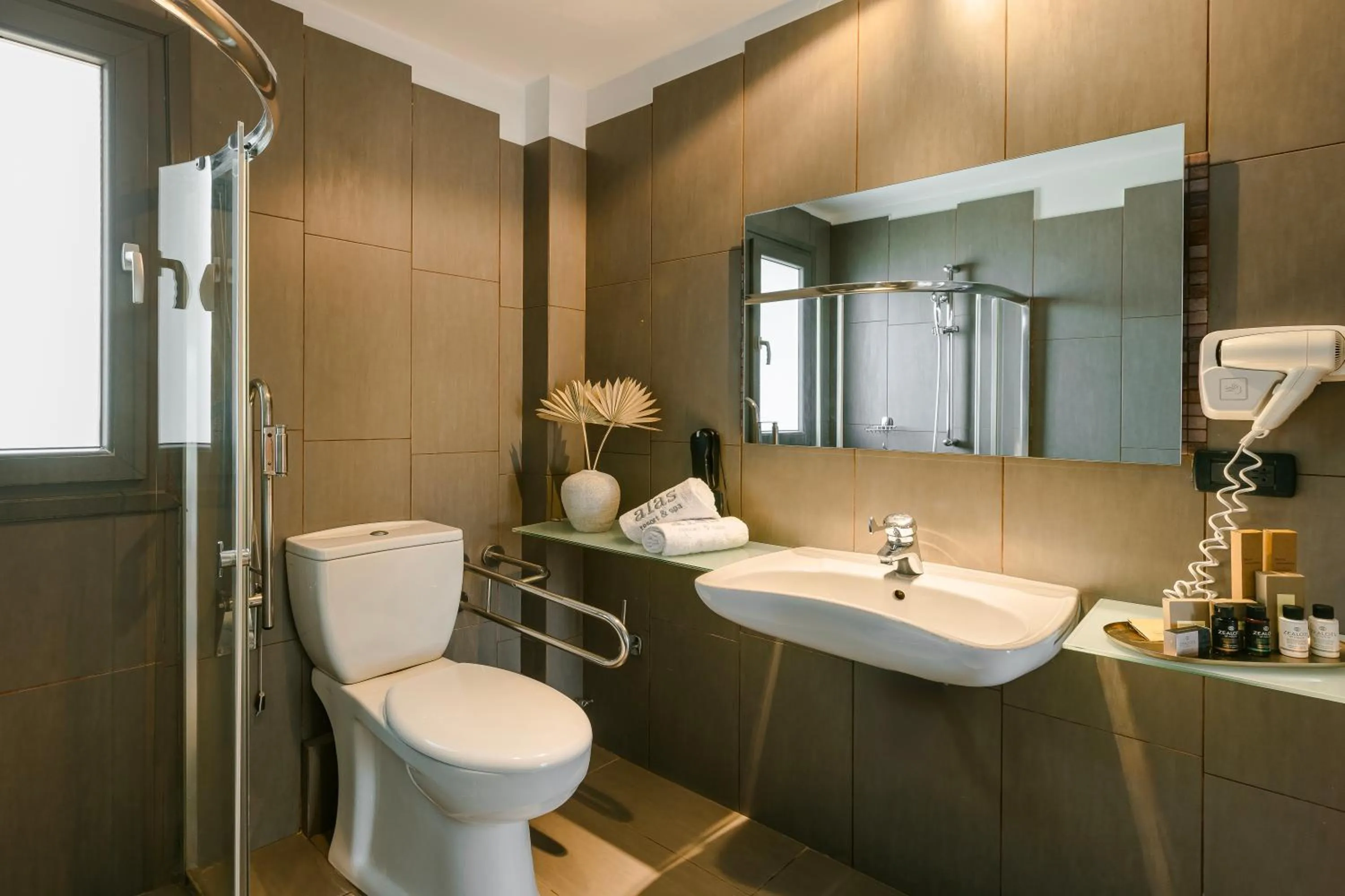 Shower in Alas Resort & Spa