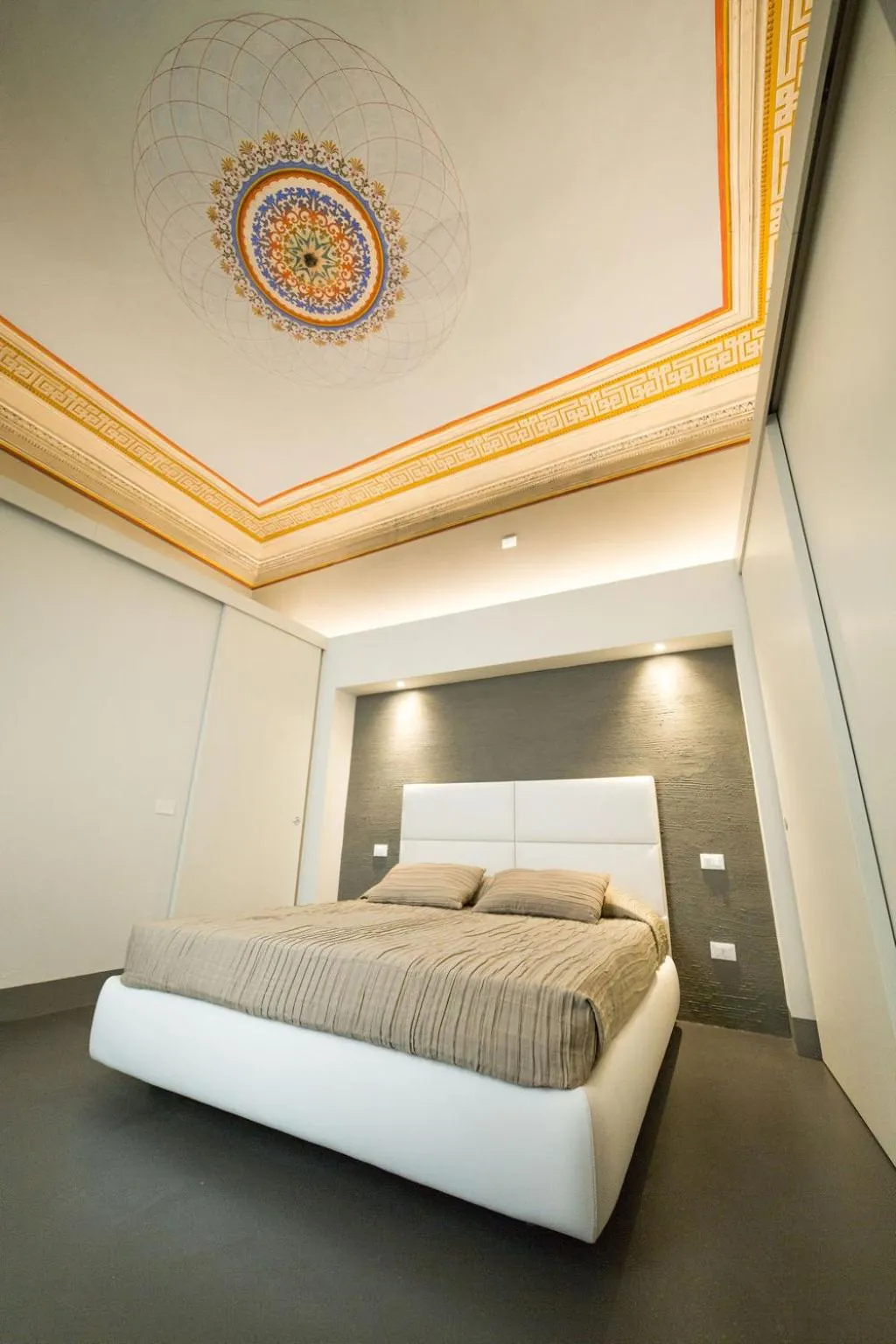 Bed in LUCUS Exclusive Bed and Breakfast