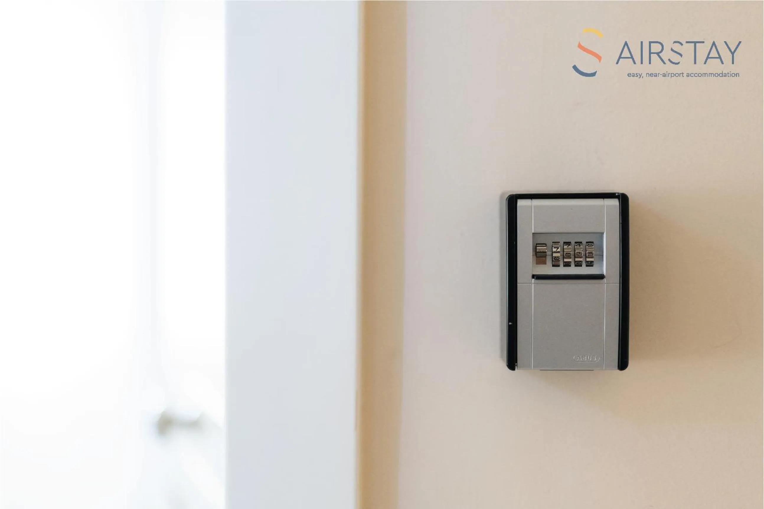 microwave in Elise Apartment Airport by Airstay