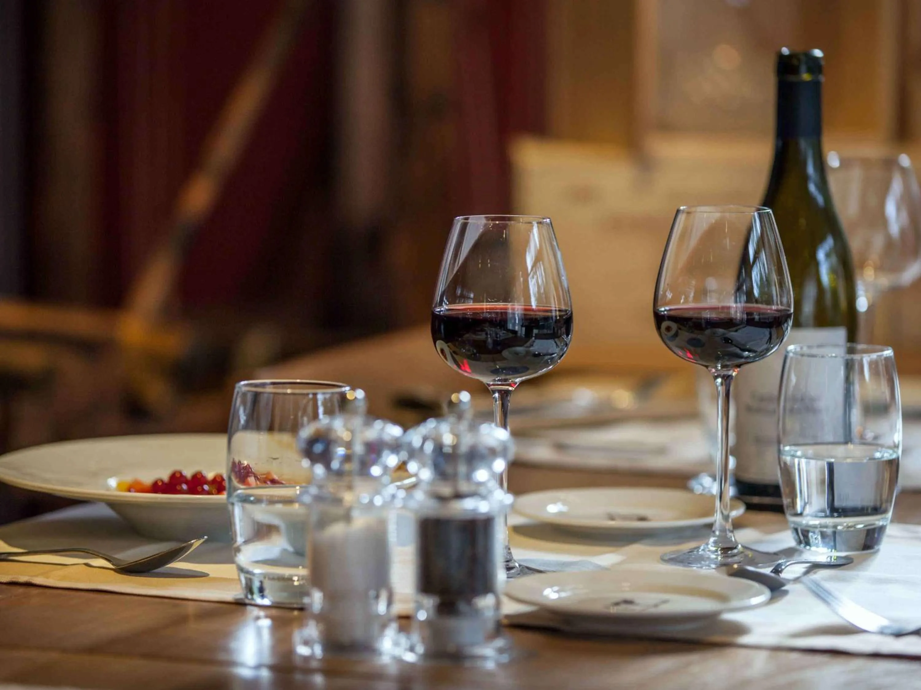 Restaurant/places to eat in Mercure Saint-Lary