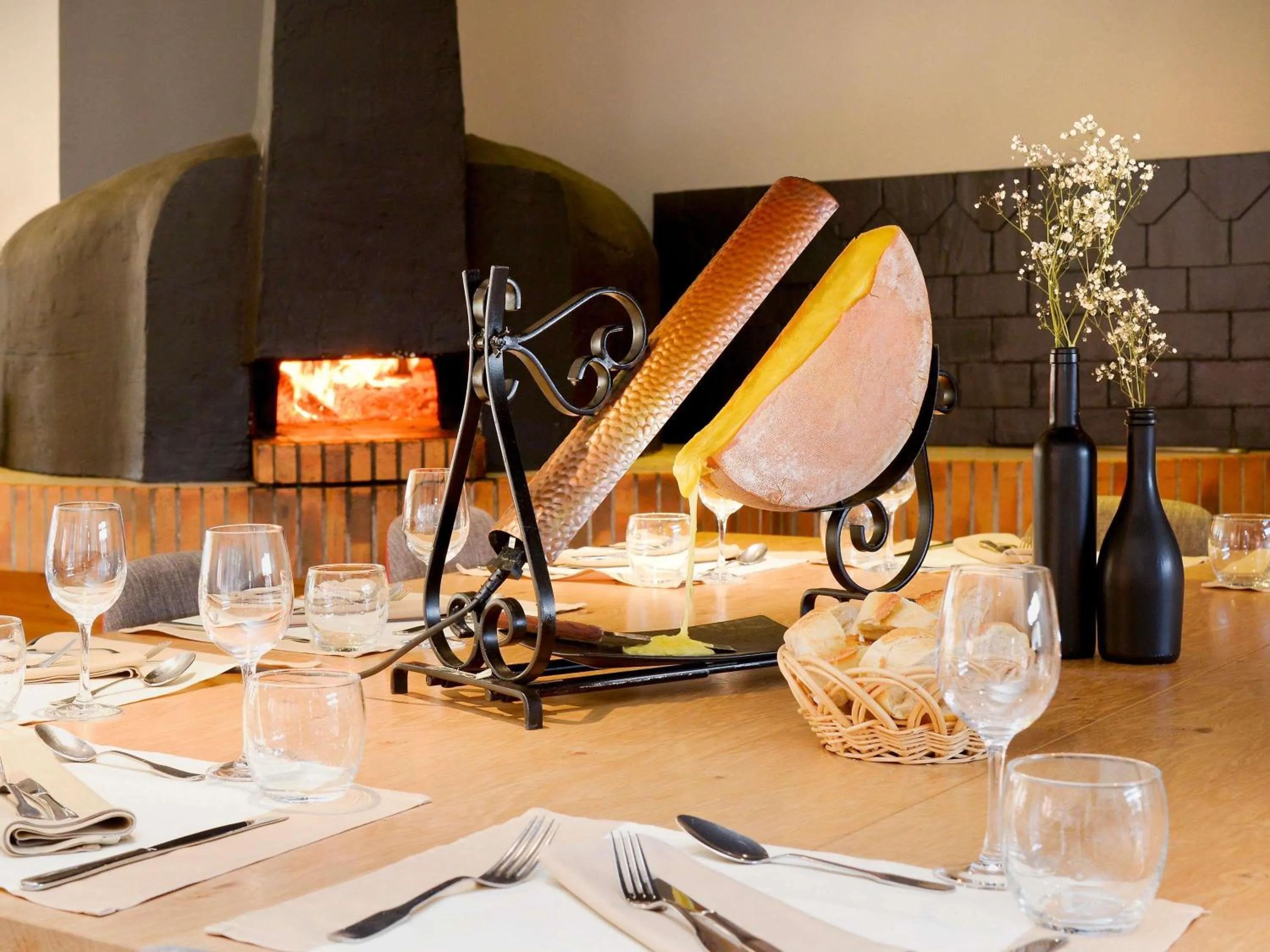 Restaurant/places to eat in Mercure Saint-Lary