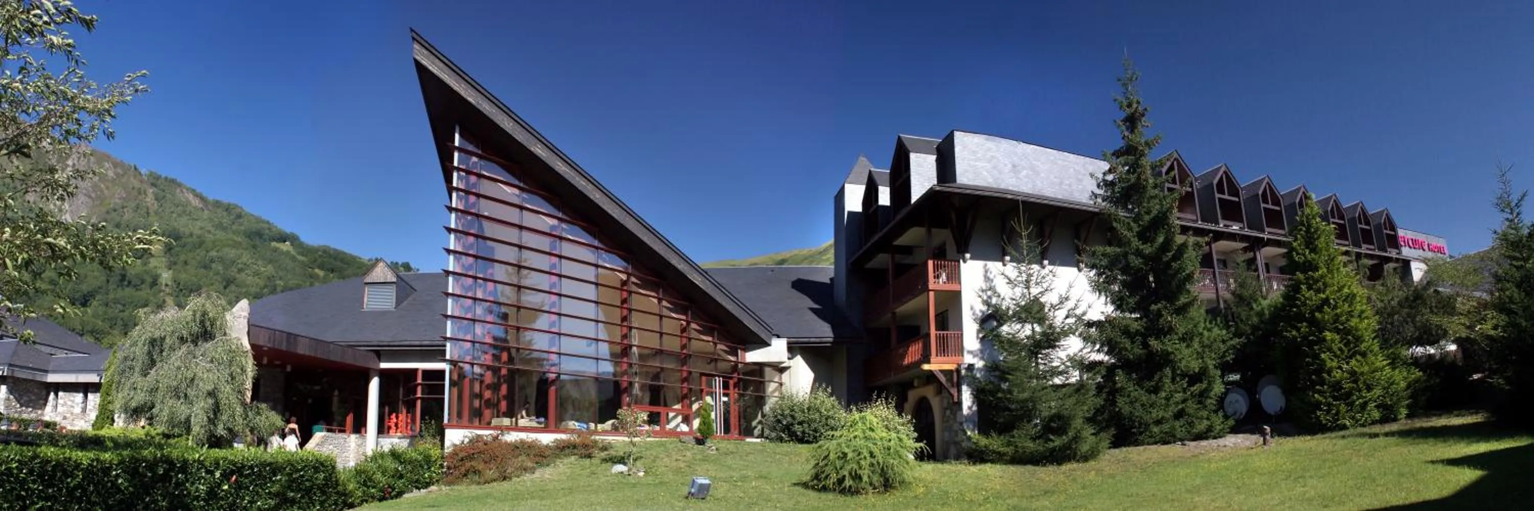 Property building in Mercure Saint-Lary