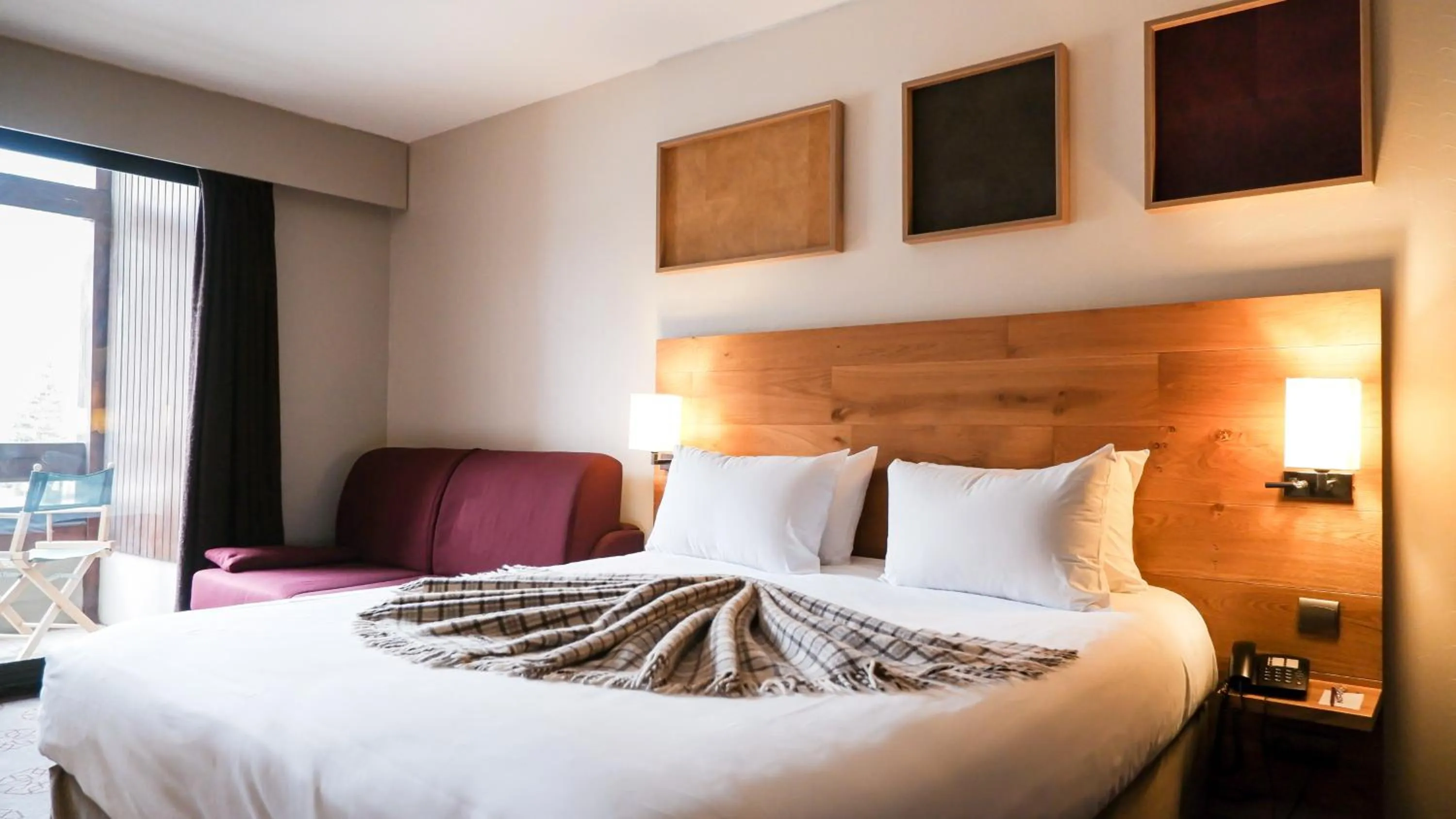 Bed in Mercure Saint-Lary