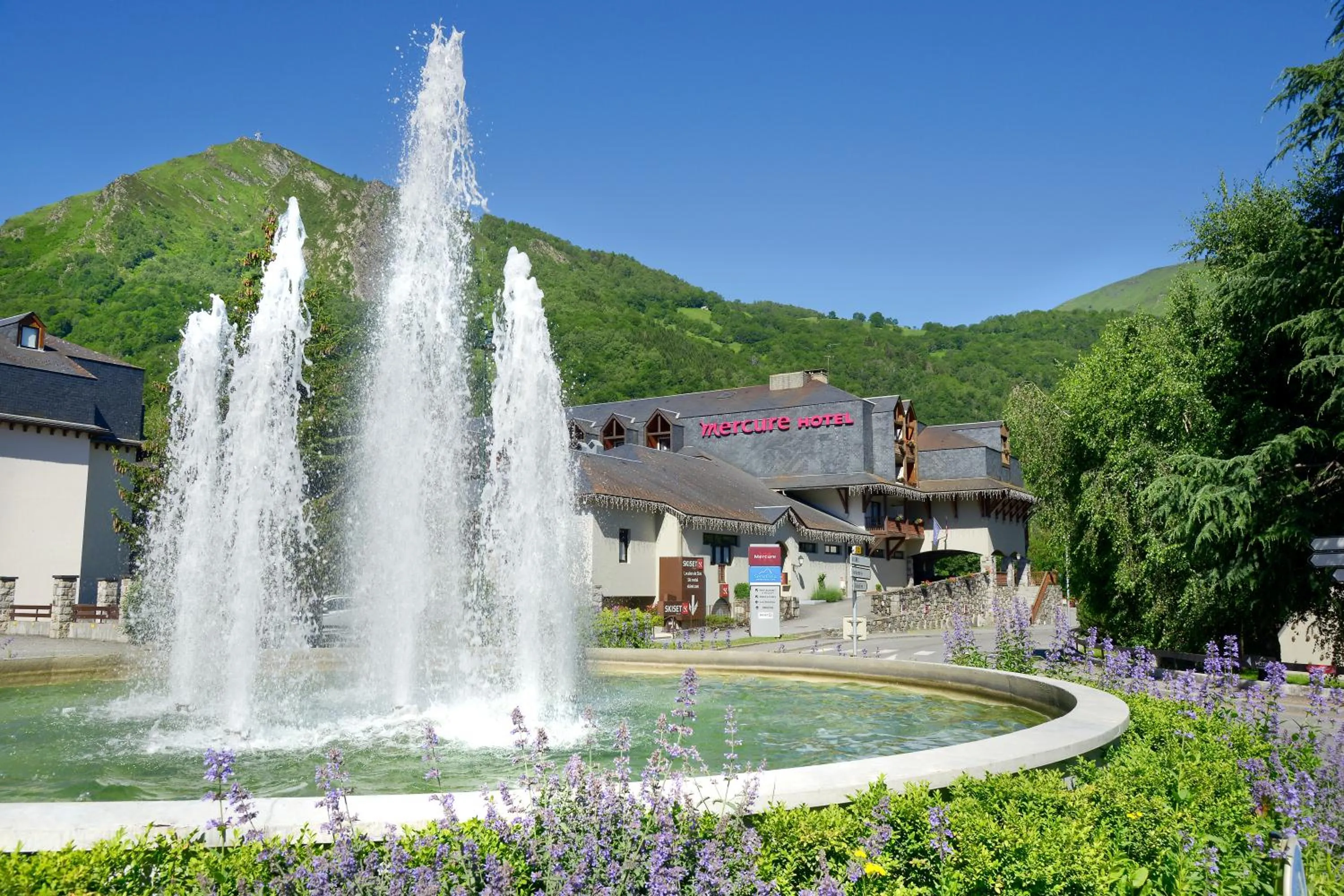 Property building in Mercure Saint-Lary