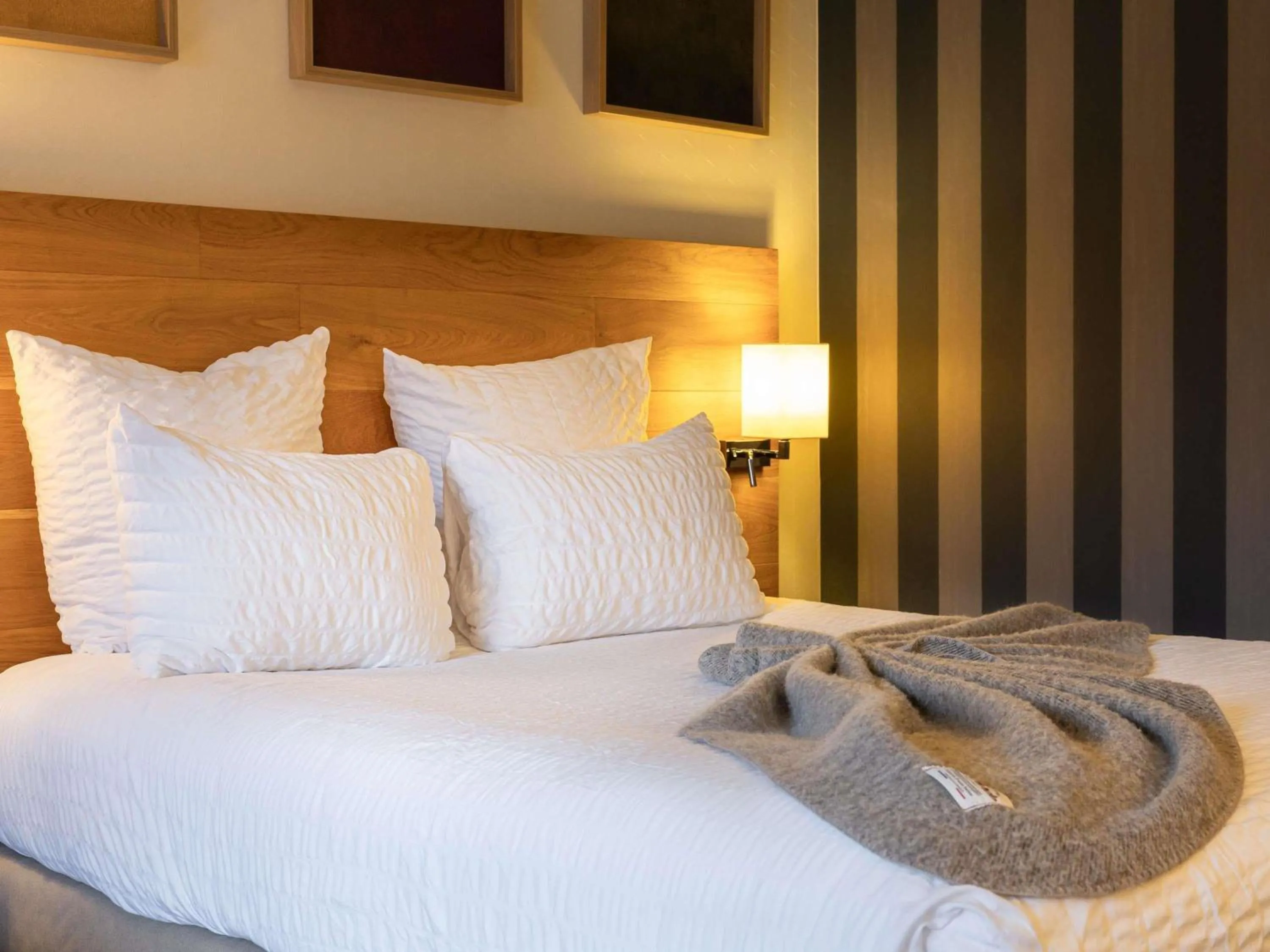 Bedroom, Bed in Mercure Saint-Lary