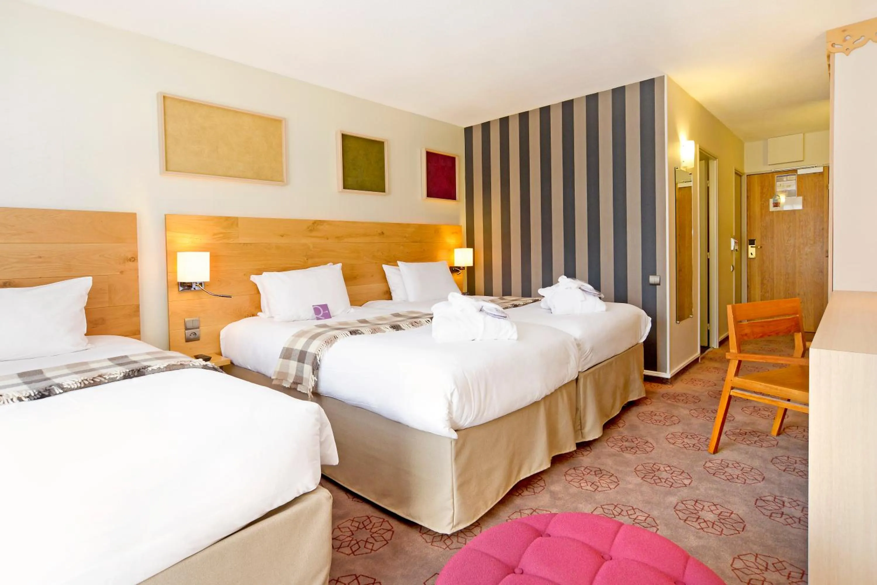 Photo of the whole room, Bed in Mercure Saint-Lary