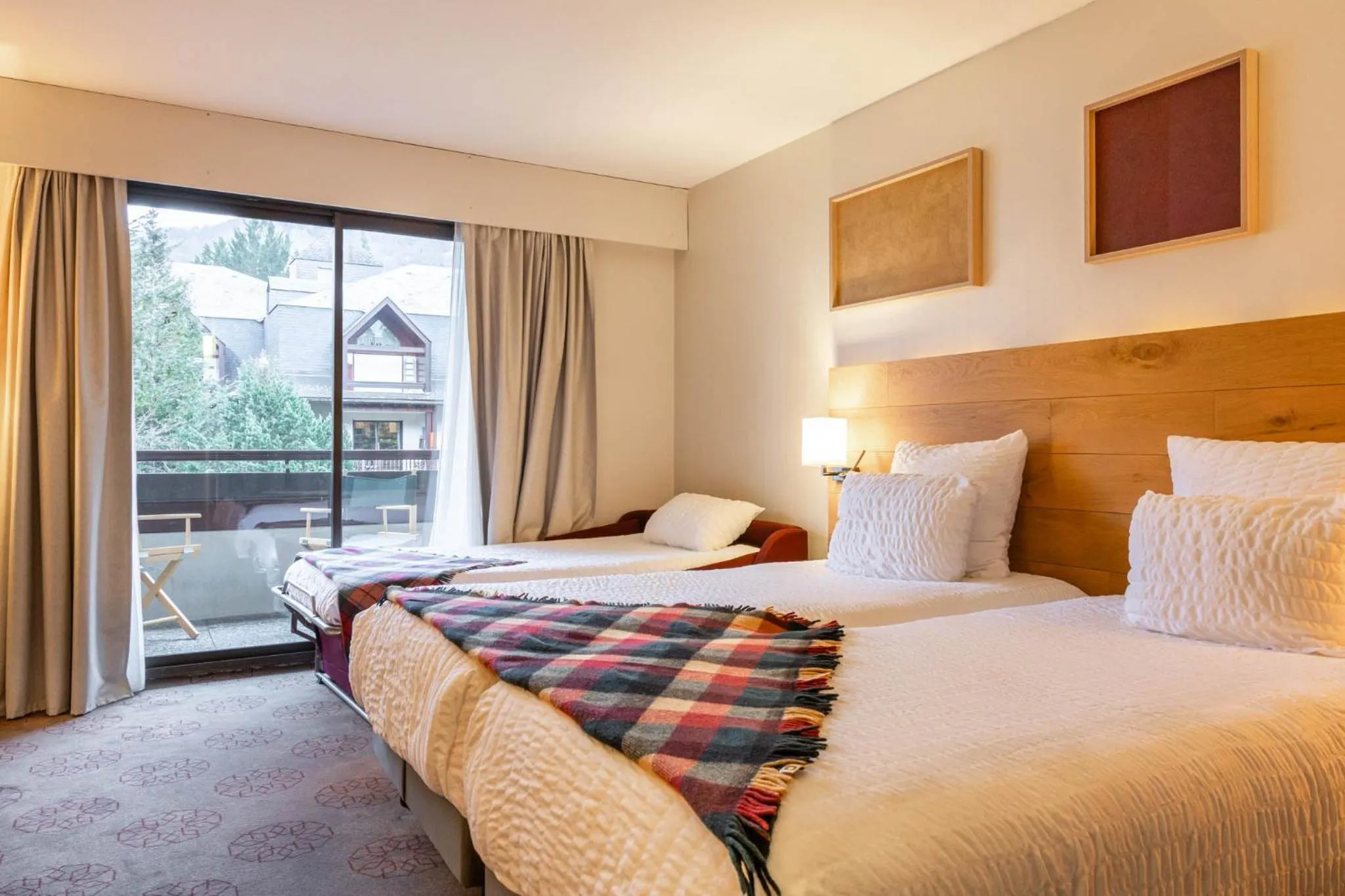 Bed in Mercure Saint-Lary