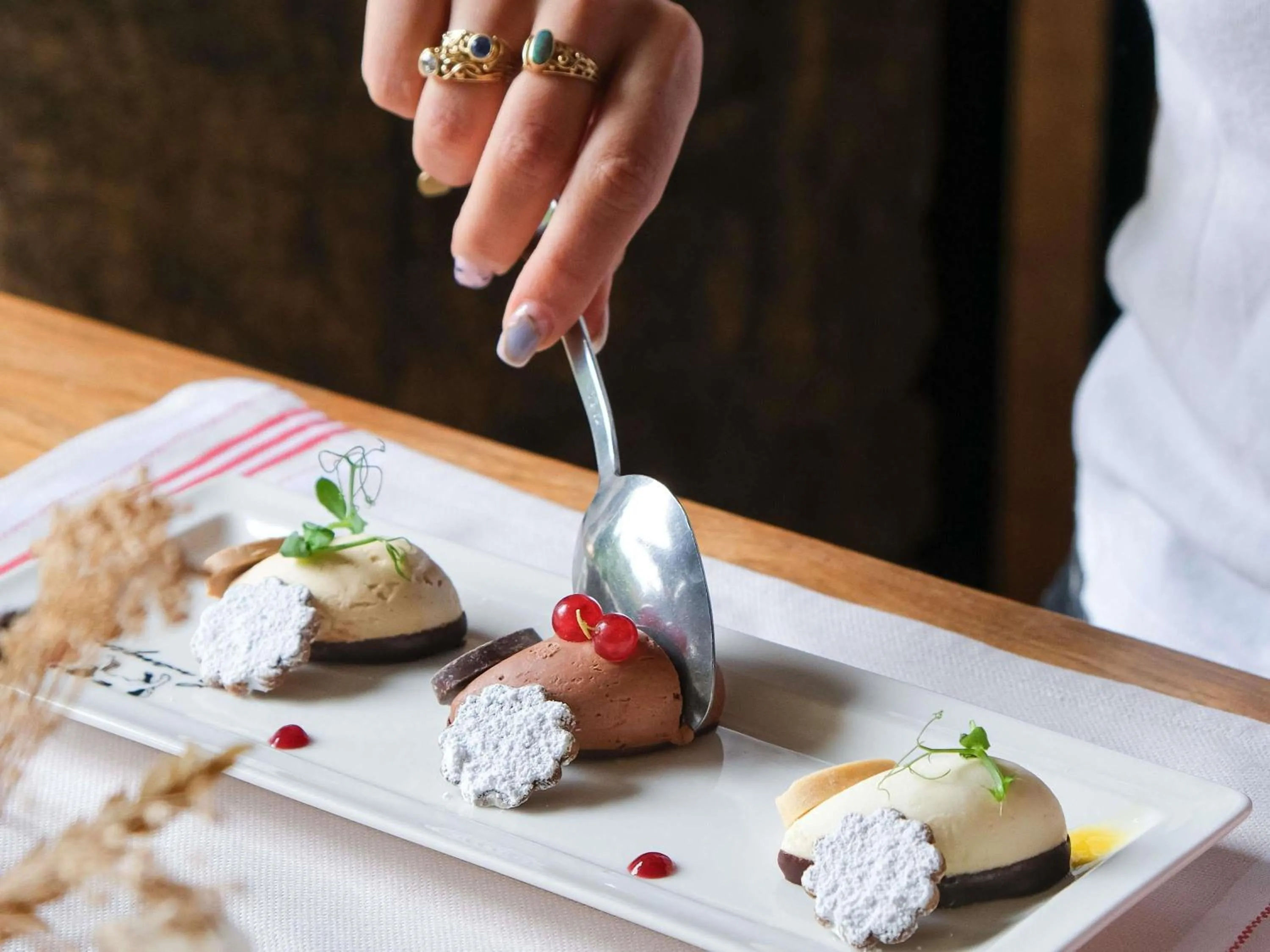 Restaurant/places to eat in Mercure Saint-Lary