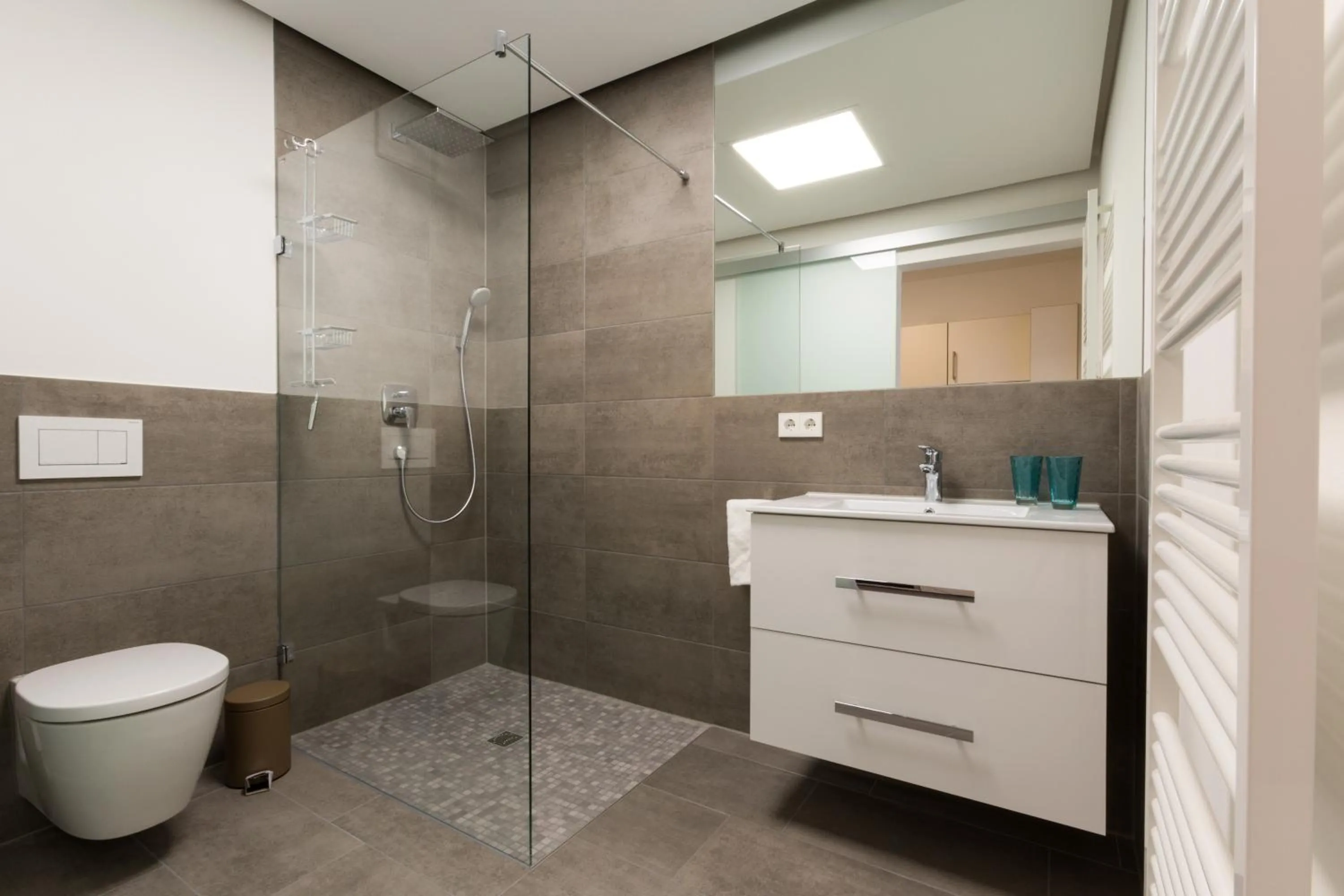 Bathroom in Boardinghouse E68