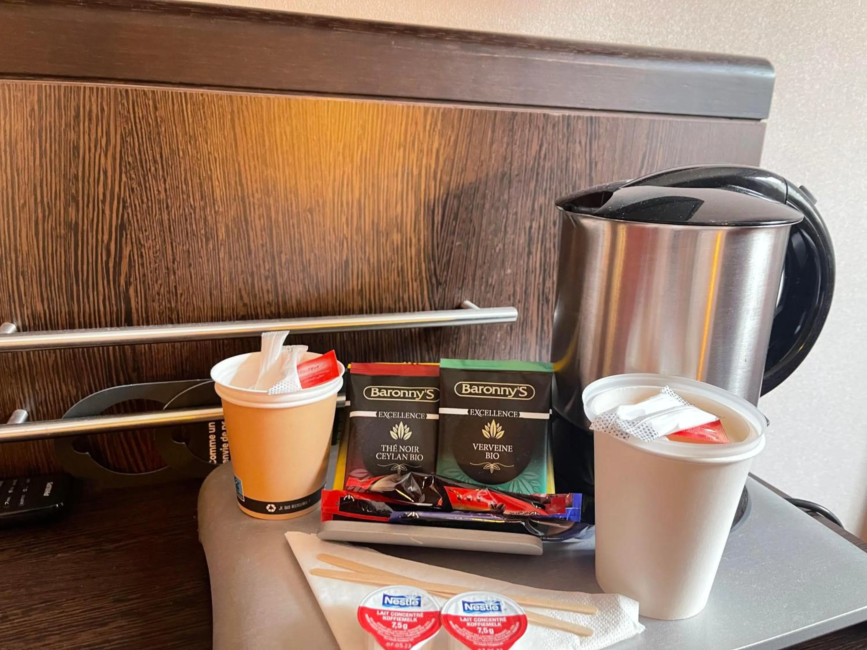Coffee/tea facilities in B&B HOTEL Saint-Quentin-en-Yvelines Centre Gare 4 étoiles