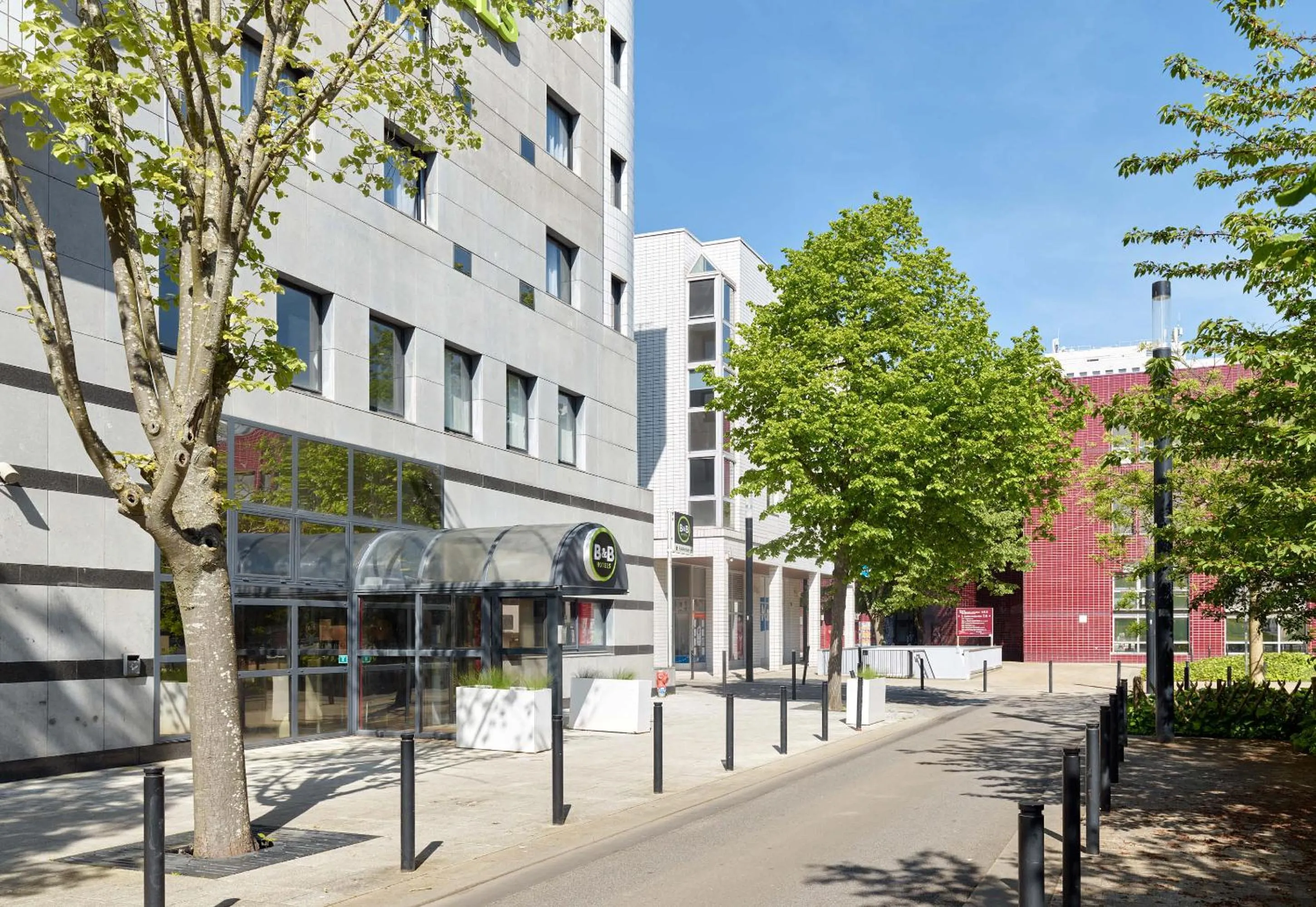 Property building in B&B HOTEL Saint-Quentin-en-Yvelines Centre Gare 4 étoiles