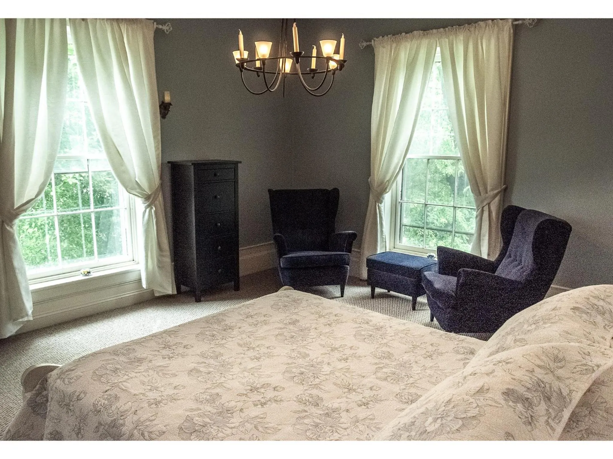 Bedroom, Bed in Culverdene House