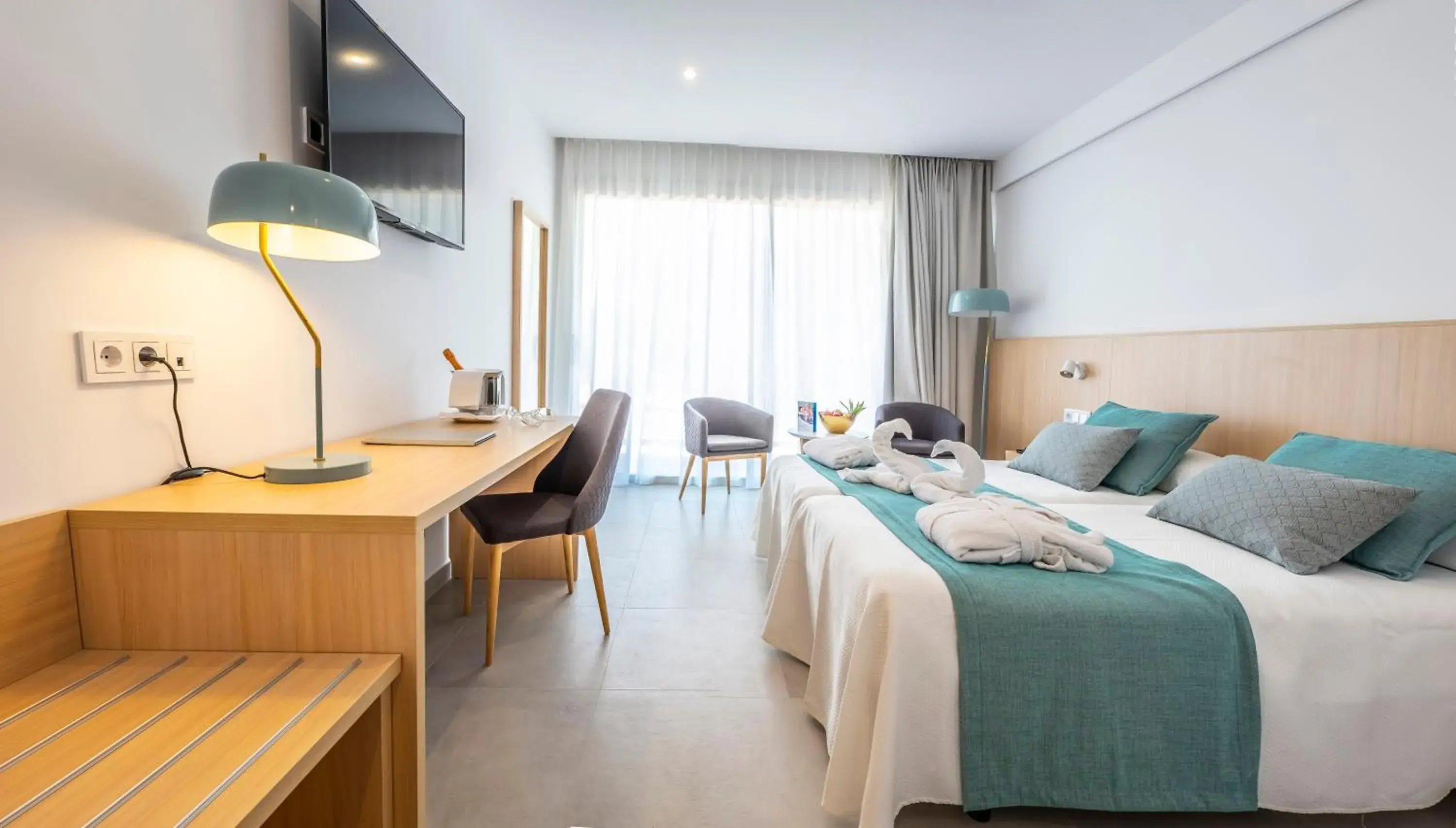 Photo of the whole room, Bed in Gran Sagitario Photo of the whole room, Bed in Gran Sagitario