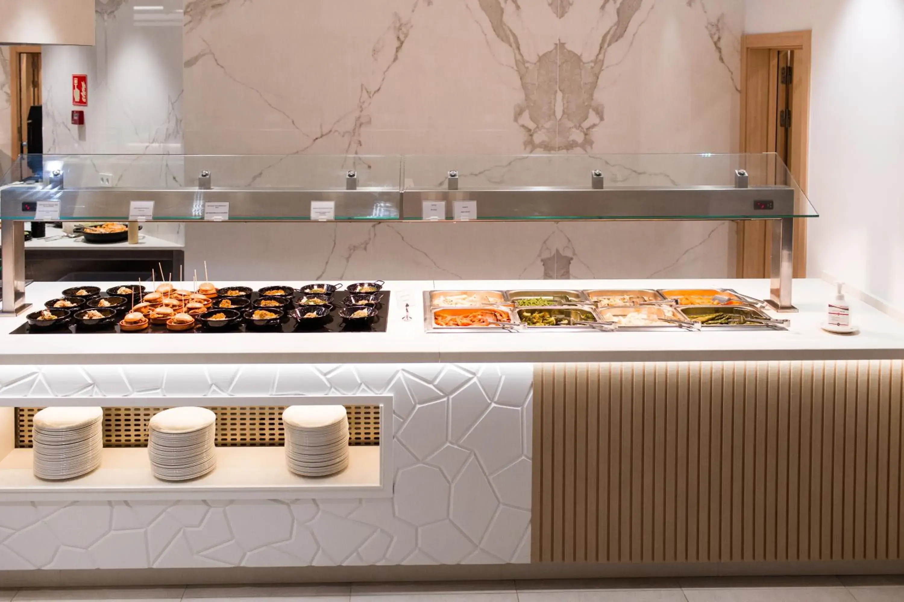 Restaurant/places to eat in Gran Sagitario Restaurant/places to eat in Gran Sagitario