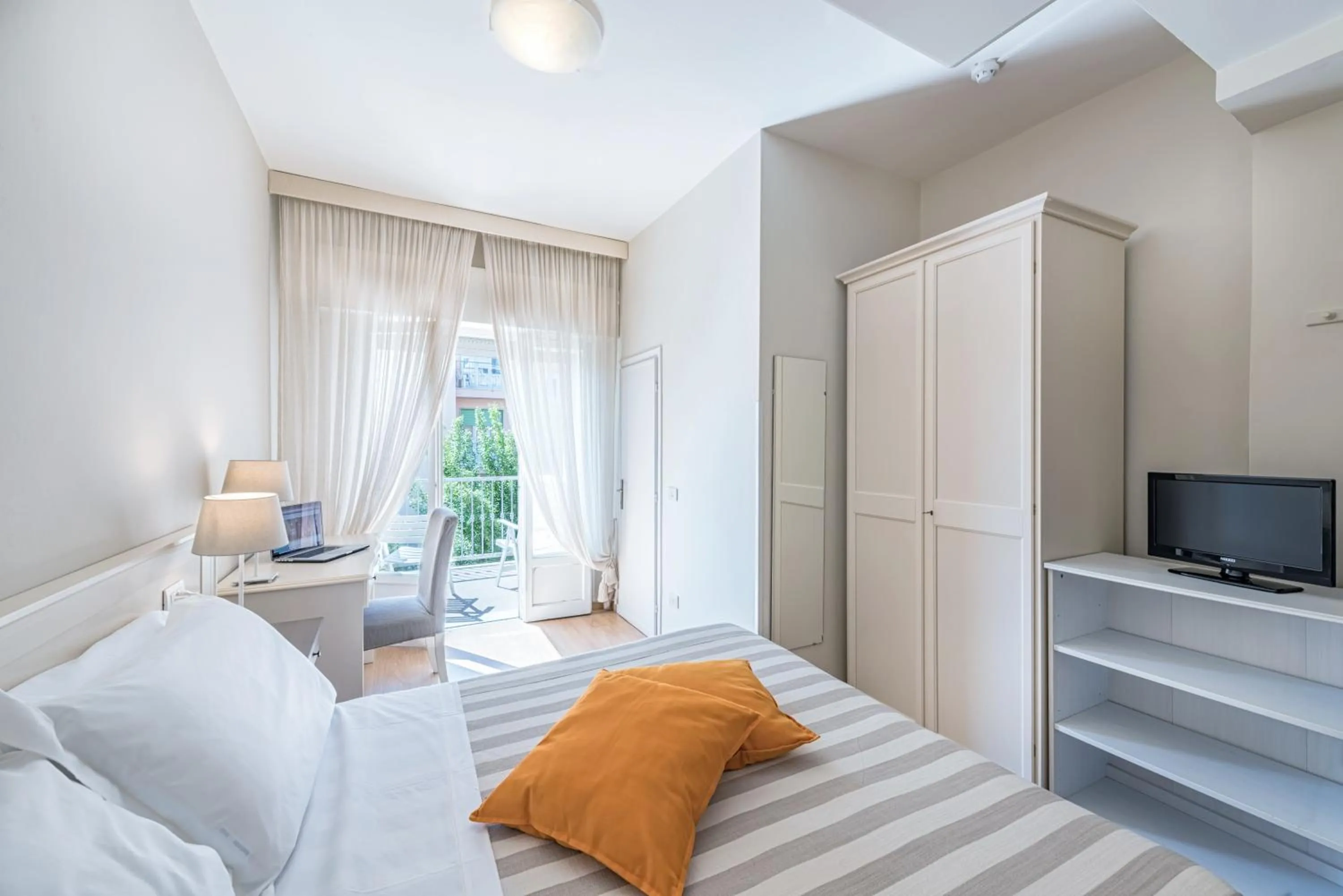 TV and multimedia, Bed in Hotel Andreaneri