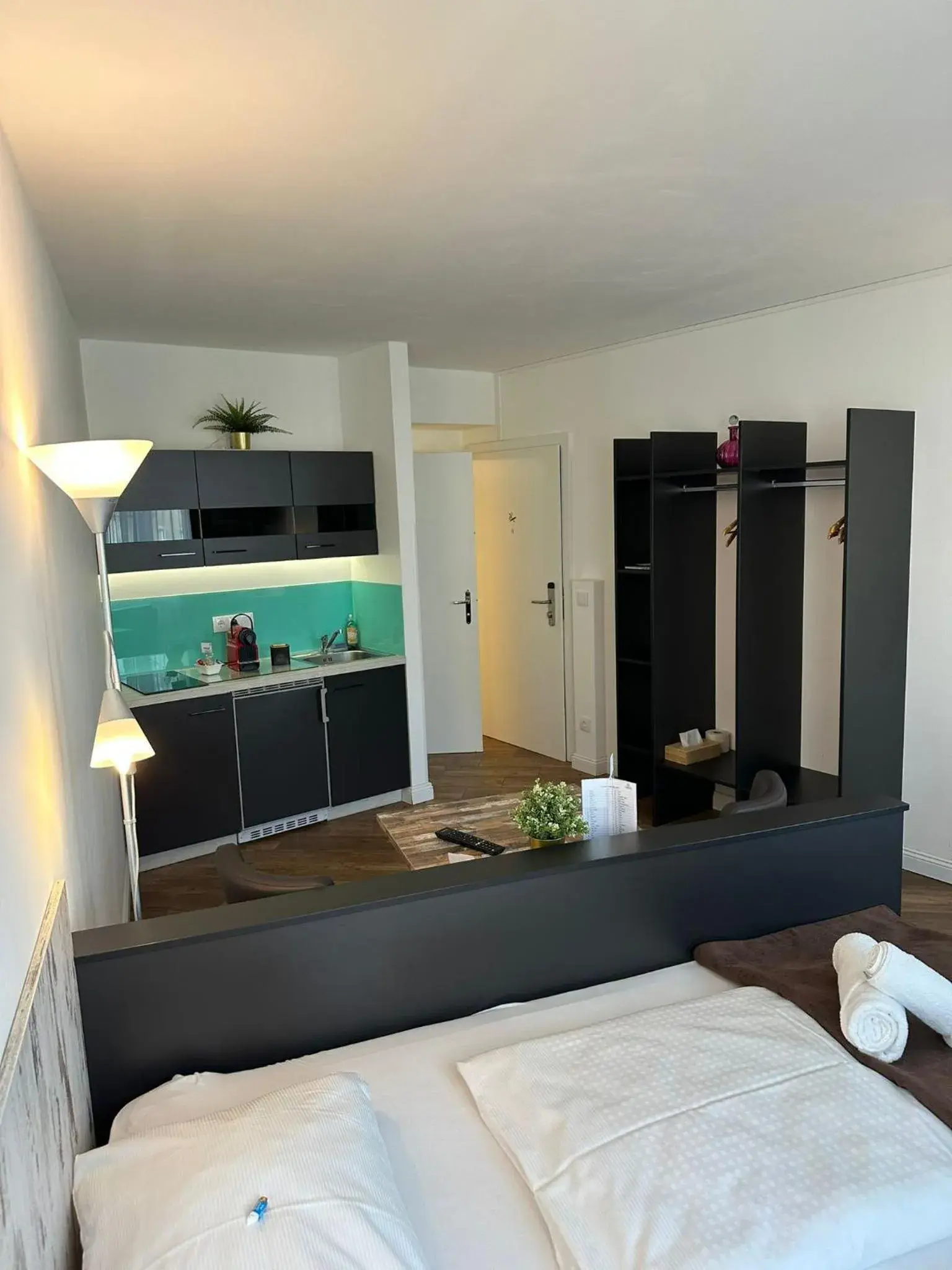 Single Room - single occupancy in Versava Apartments Single Room - single occupancy in Versava Apartments