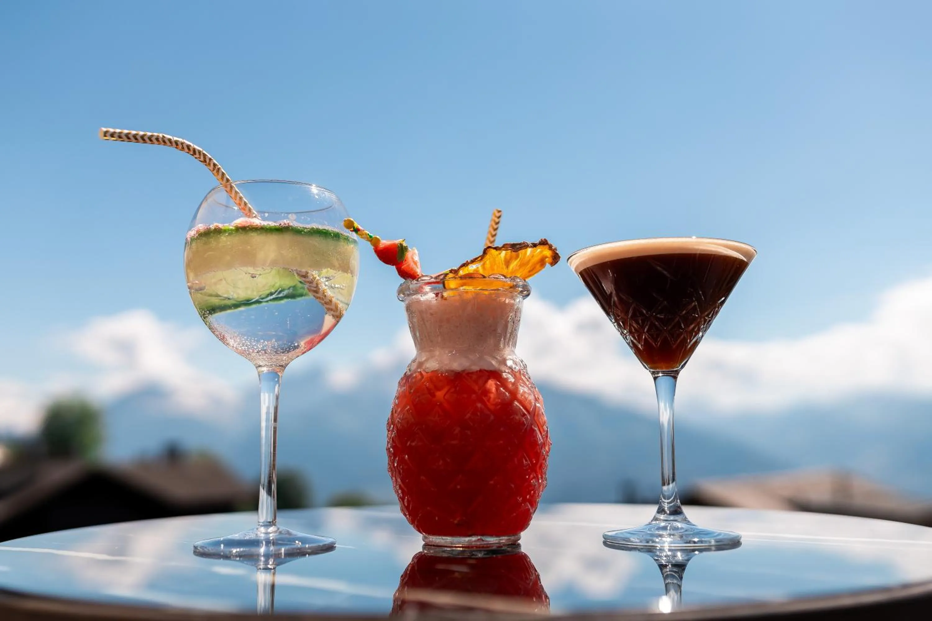 Lounge or bar in VIU Hotel Villars