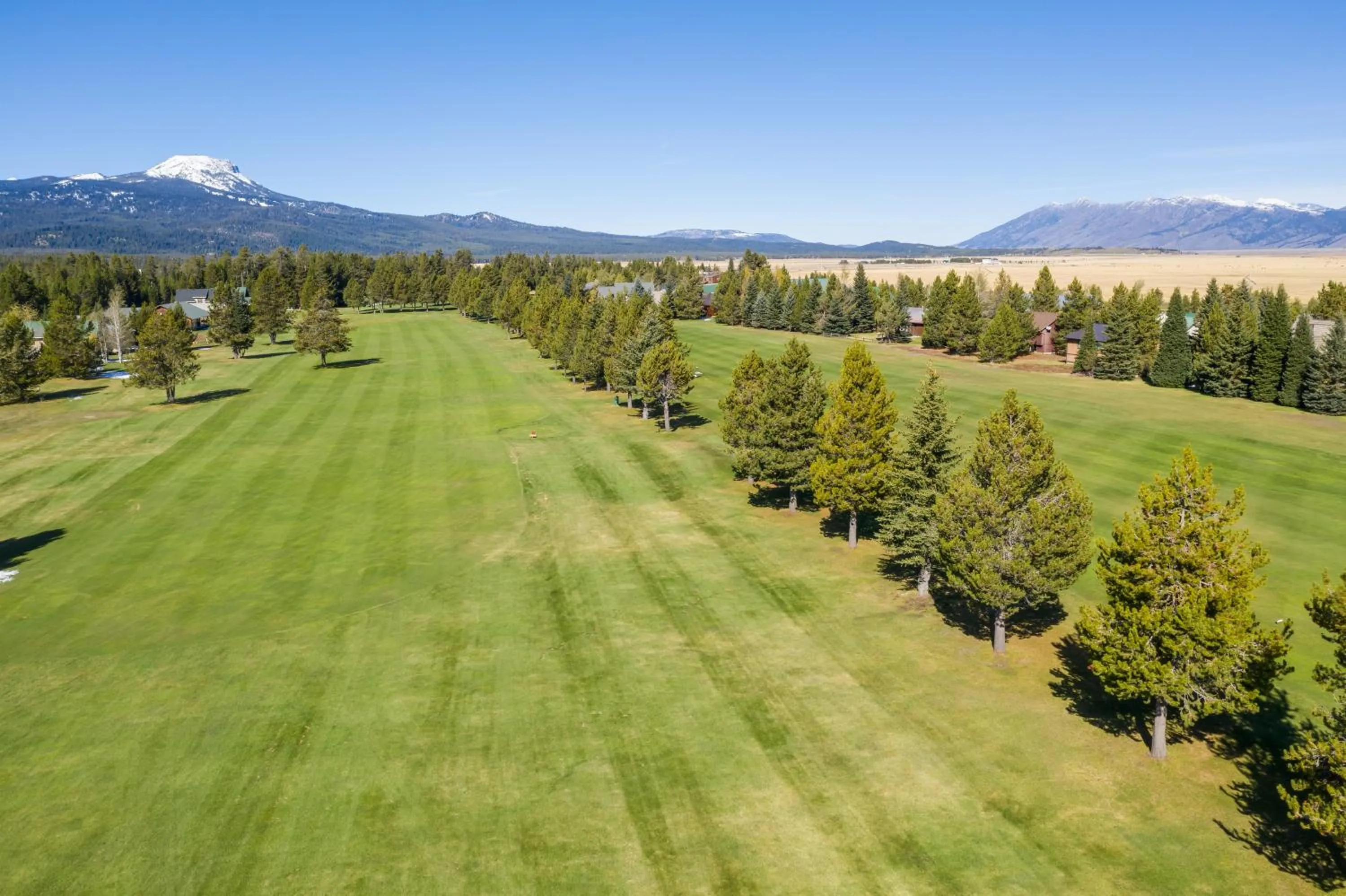 Huckleberry Hollow by KABINO Hot Tub FirePit PS2 Satellite Grill WiFi Golf Course