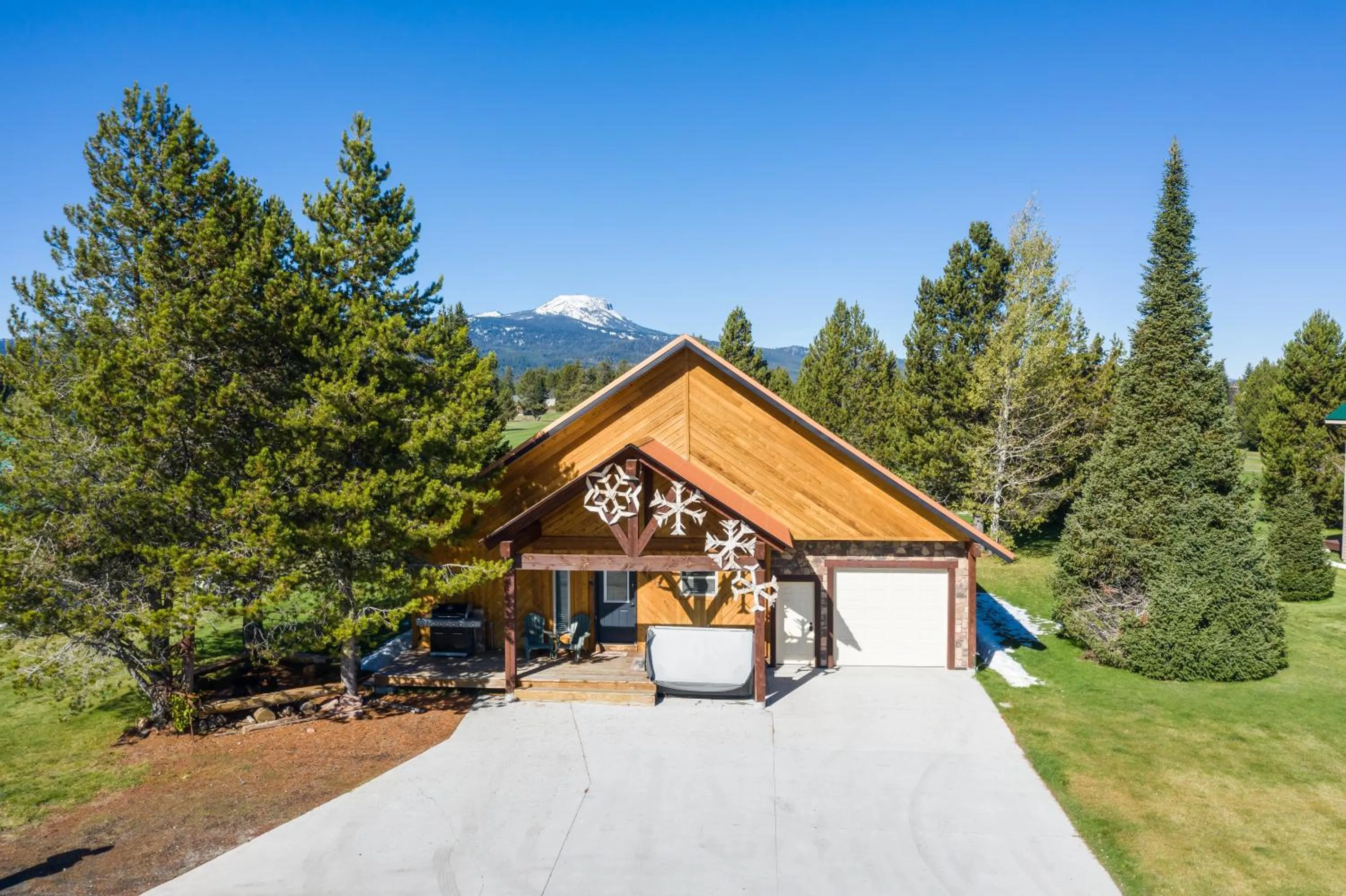 Huckleberry Hollow by KABINO Hot Tub FirePit PS2 Satellite Grill WiFi Golf Course