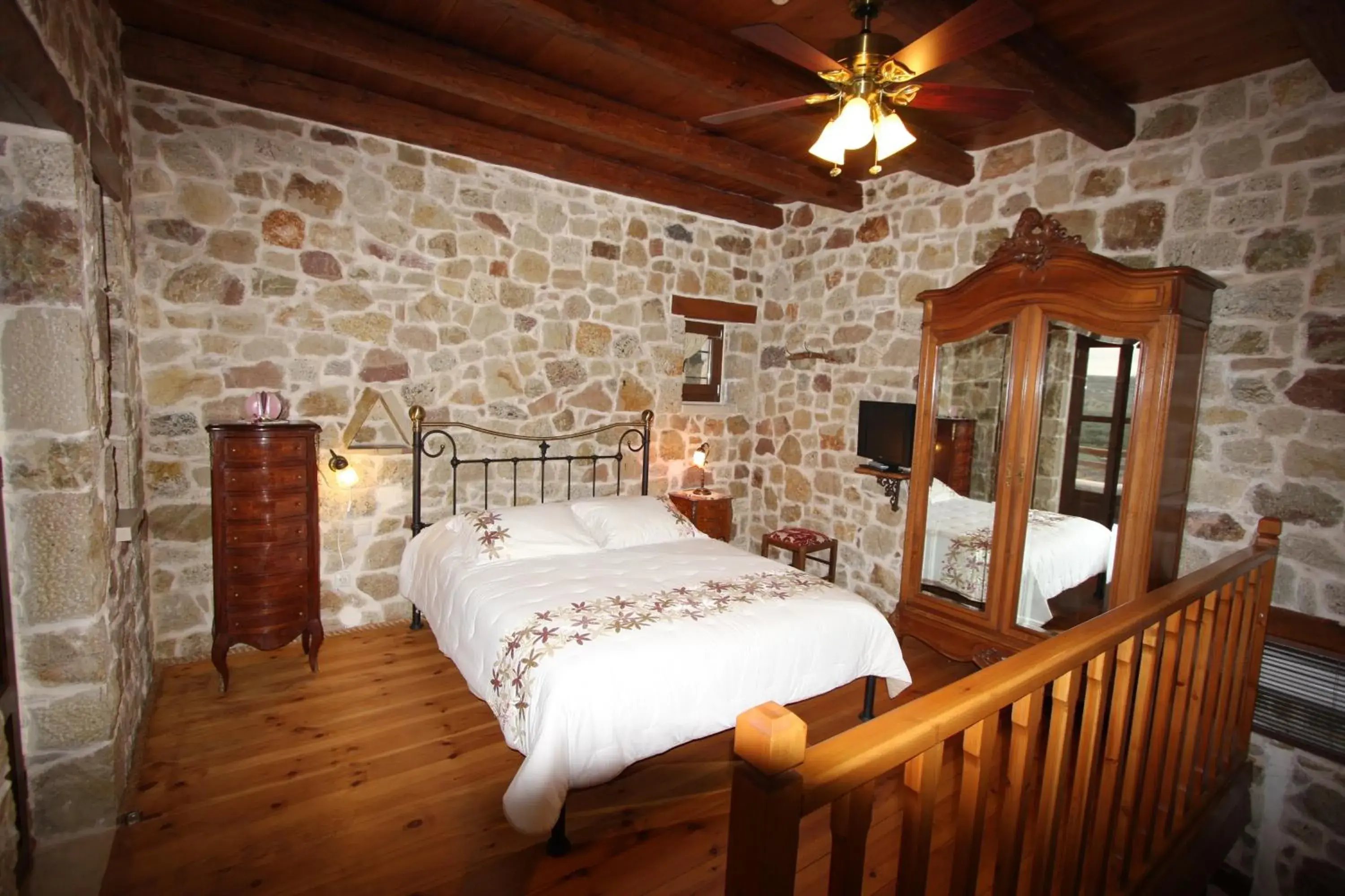 One-Bedroom Apartment in Lithos Traditional Guest Houses One-Bedroom Apartment in Lithos Traditional Guest Houses