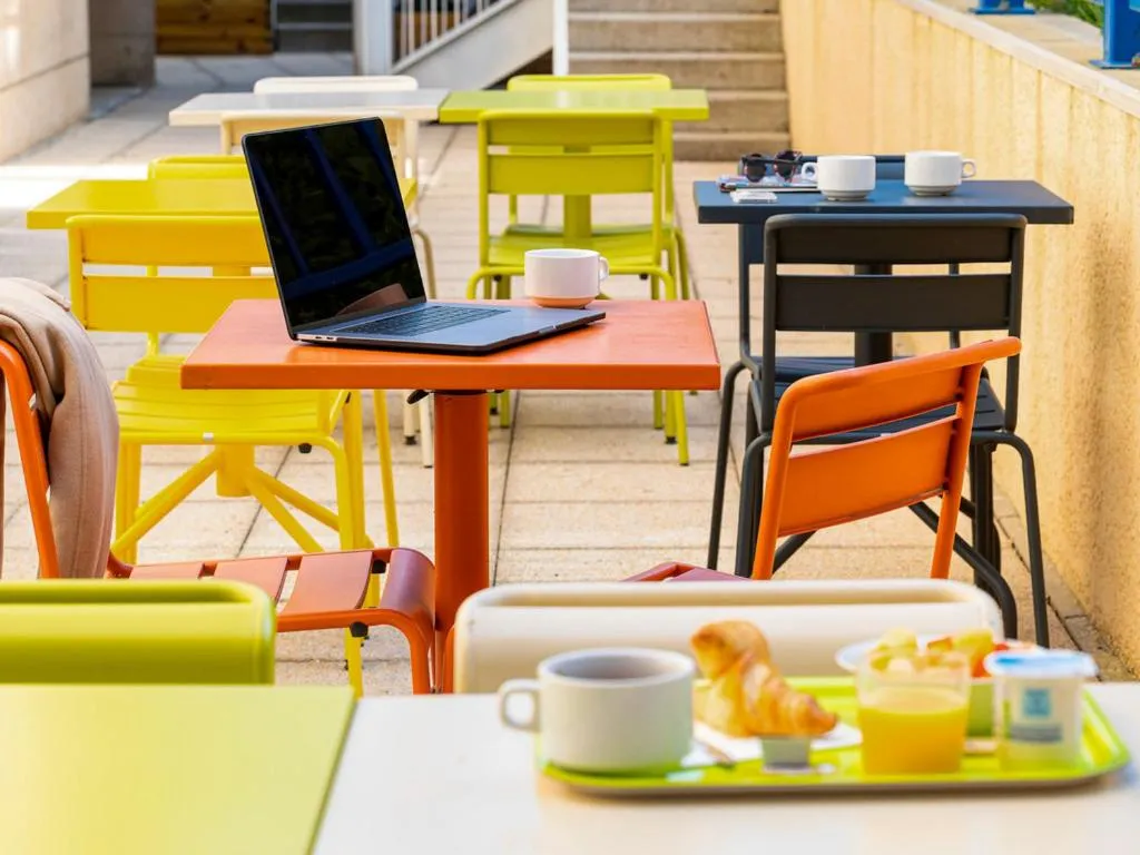 Patio in ibis budget Paris Porte d'Italie Ouest