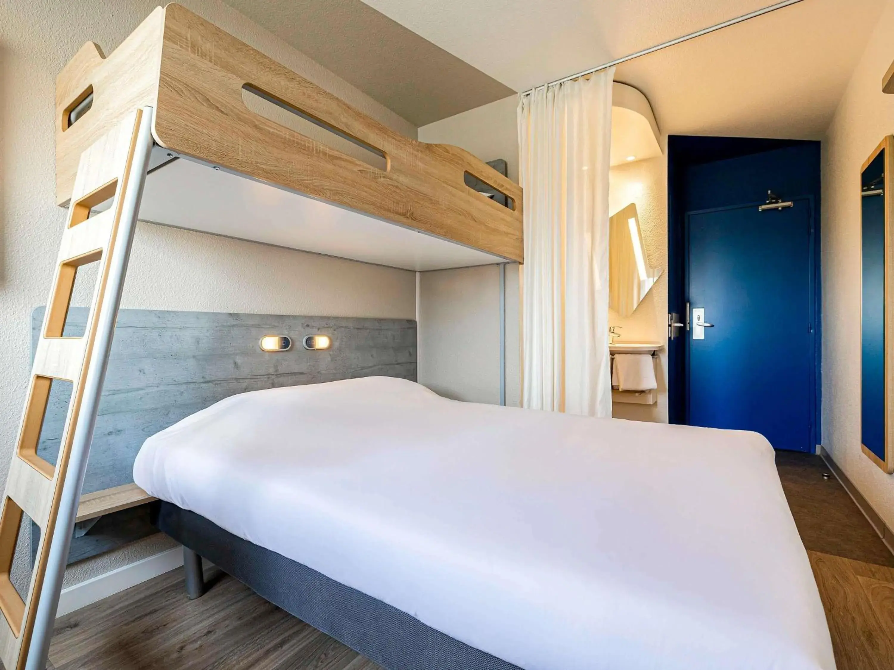 Triple Room with Bunk Bed in ibis budget Paris Porte d'Italie Ouest Triple Room with Bunk Bed in ibis budget Paris Porte d'Italie Ouest