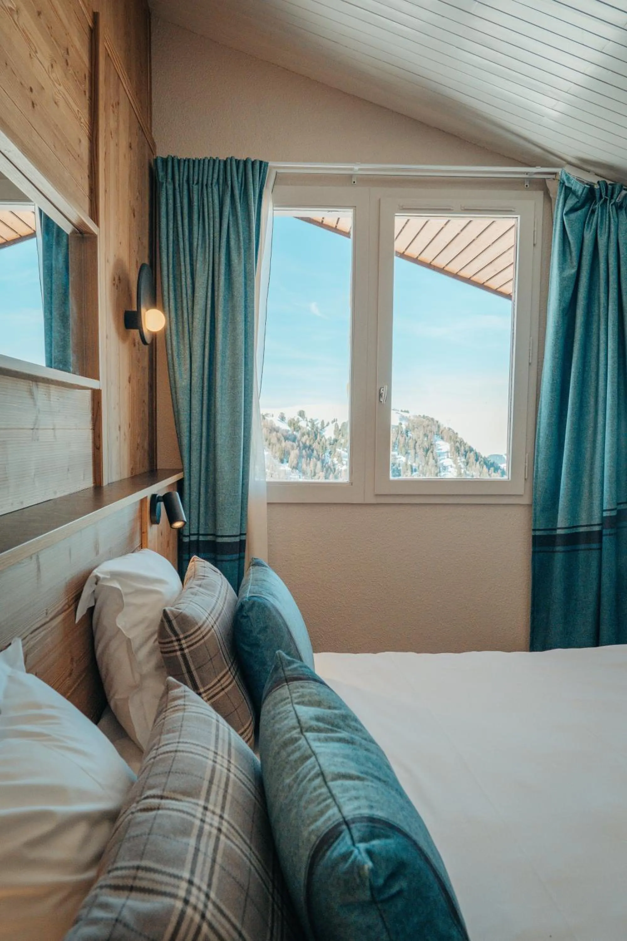 Bed in Hôtel L'Eden des Cimes - Vacances Bleues - Belle Plagne 2100