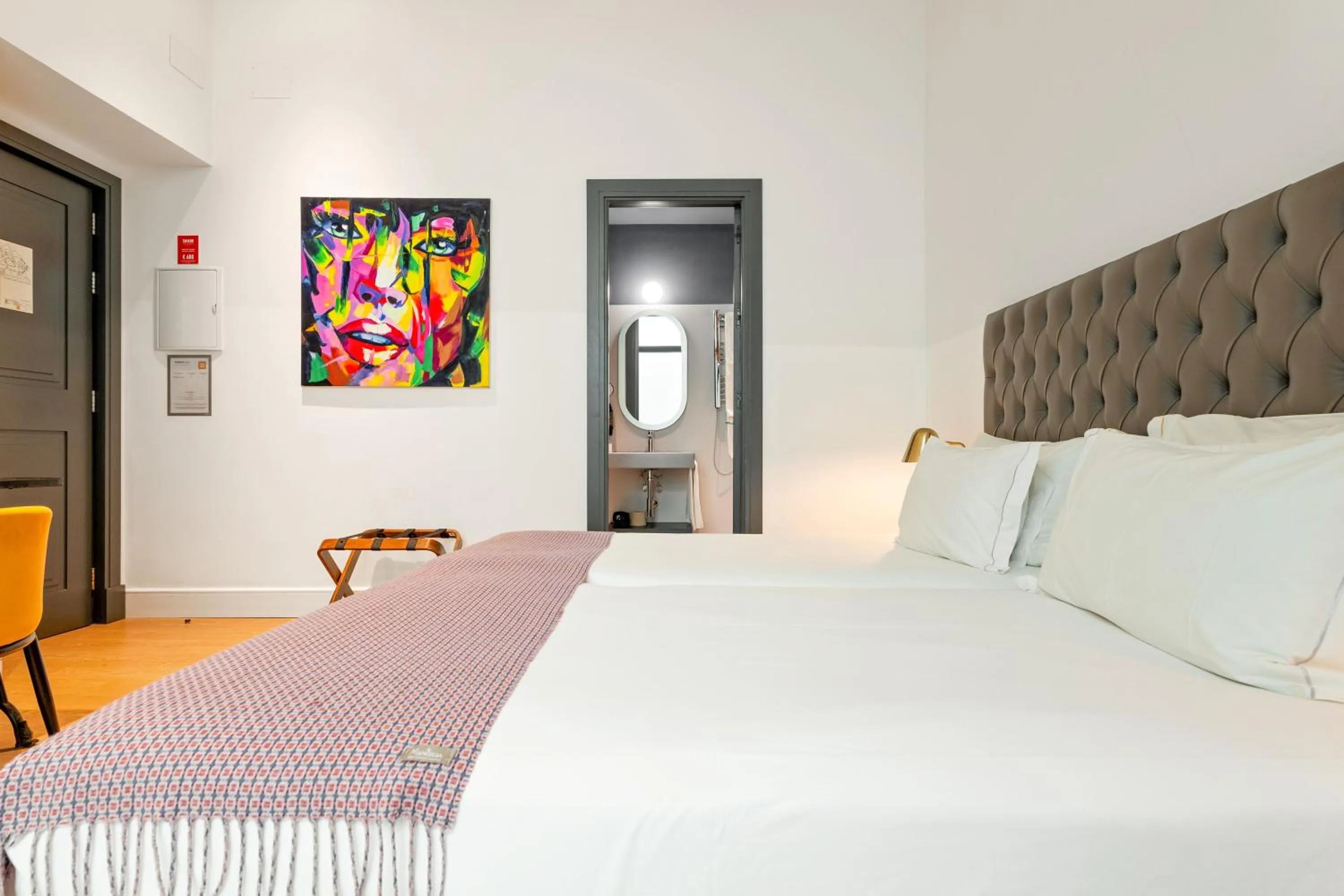 Bed in Joya del Casco Boutique Hotel by Shiadu