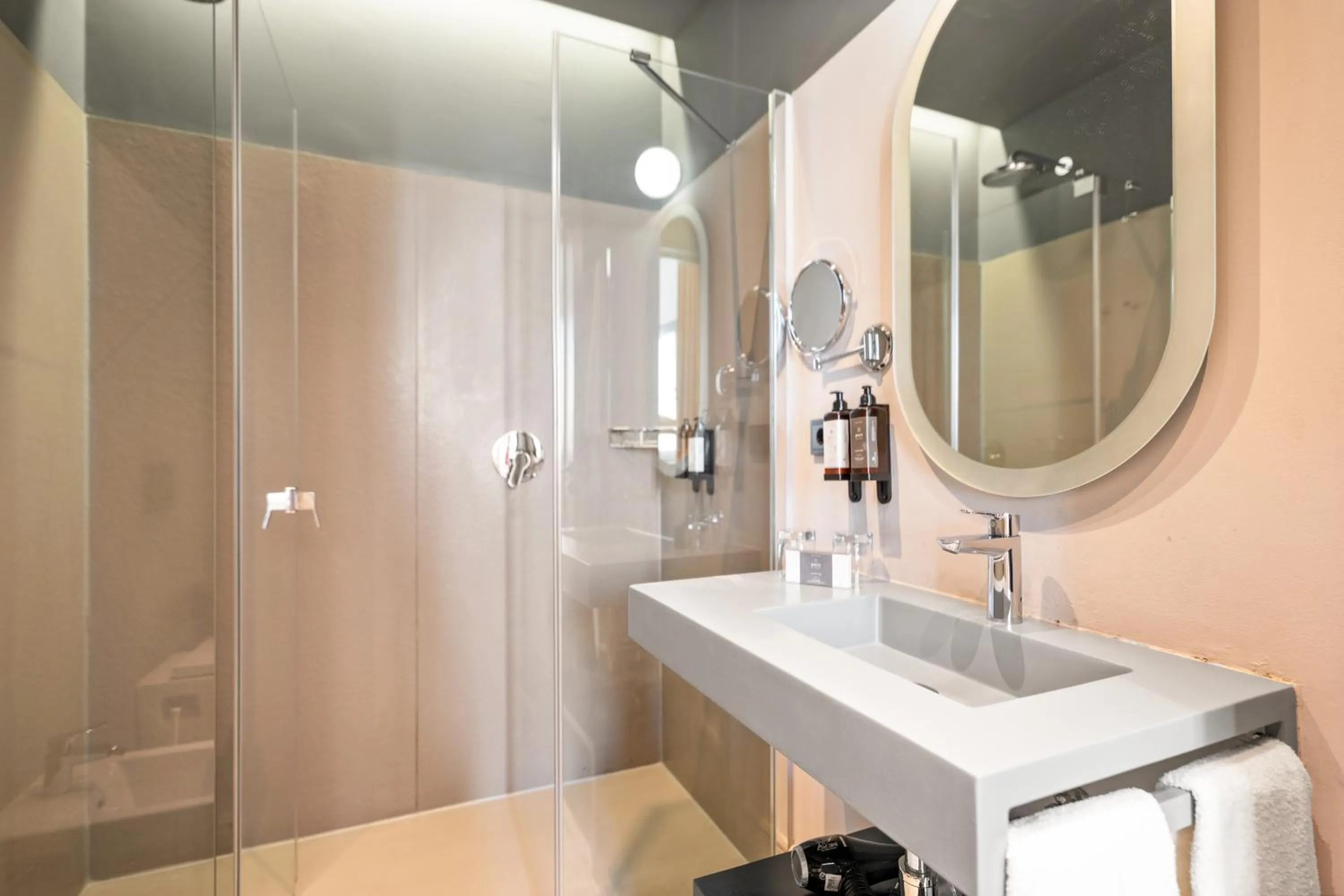 Shower in Joya del Casco Boutique Hotel by Shiadu