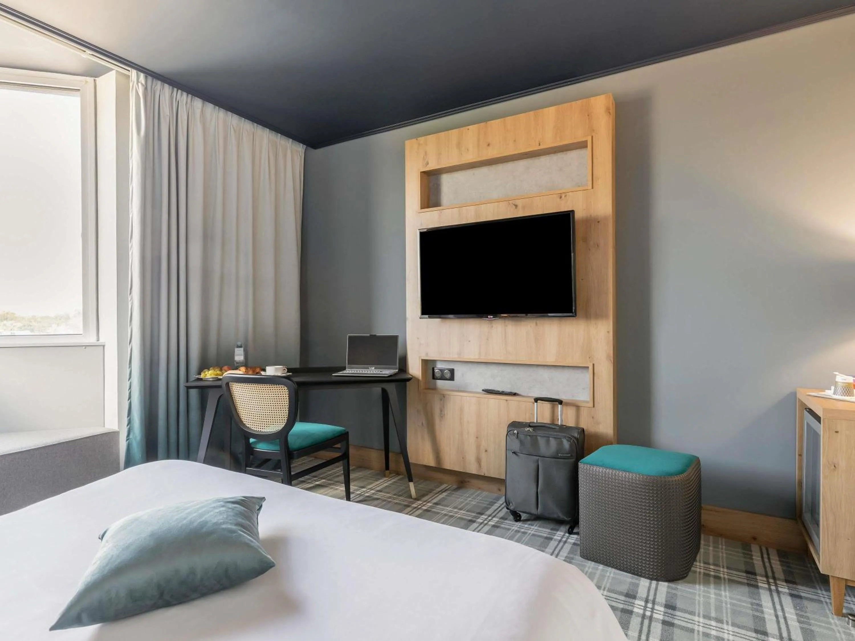 Bedroom, Bed in Mercure Lyon Est Villefontaine