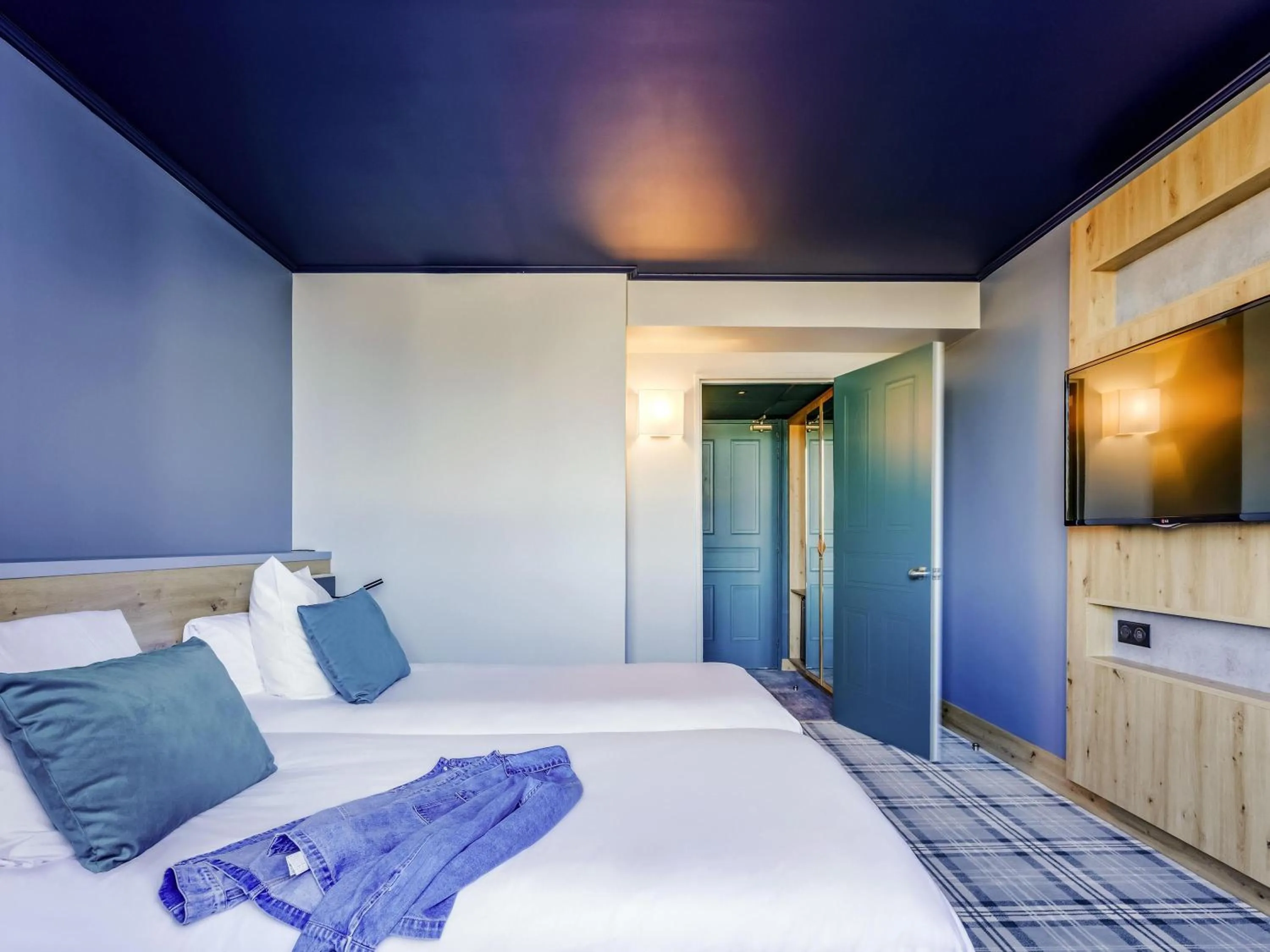 Bedroom, Bed in Mercure Lyon Est Villefontaine